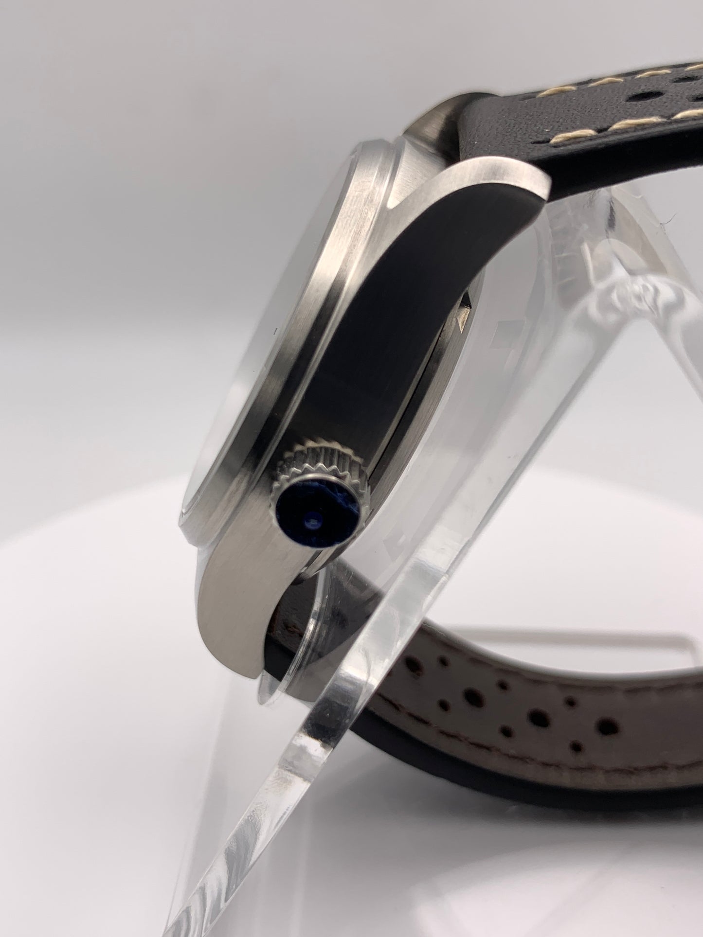 Tin Man. Unique vintage dial. 36mm stainless steel case. Sapphire crystal. VH31 quartz movement with sweeping seconds hand.