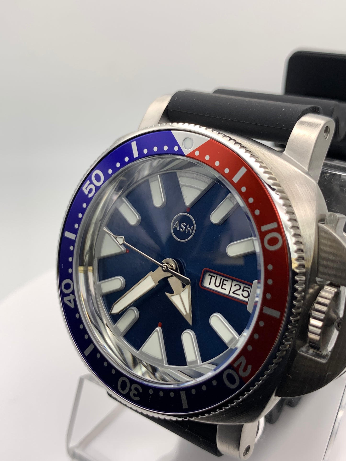 42mm Sport watch. Pepsi bezel. NH36 automatic movement.