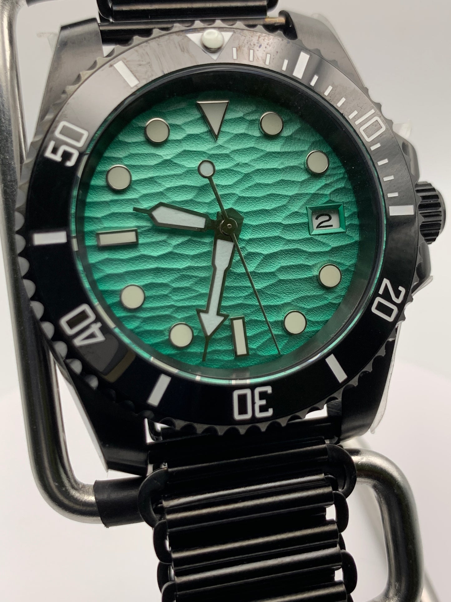 Neritic. 40mm PVD coated stainless steel case. Sapphire crystal. Seiko NH35.