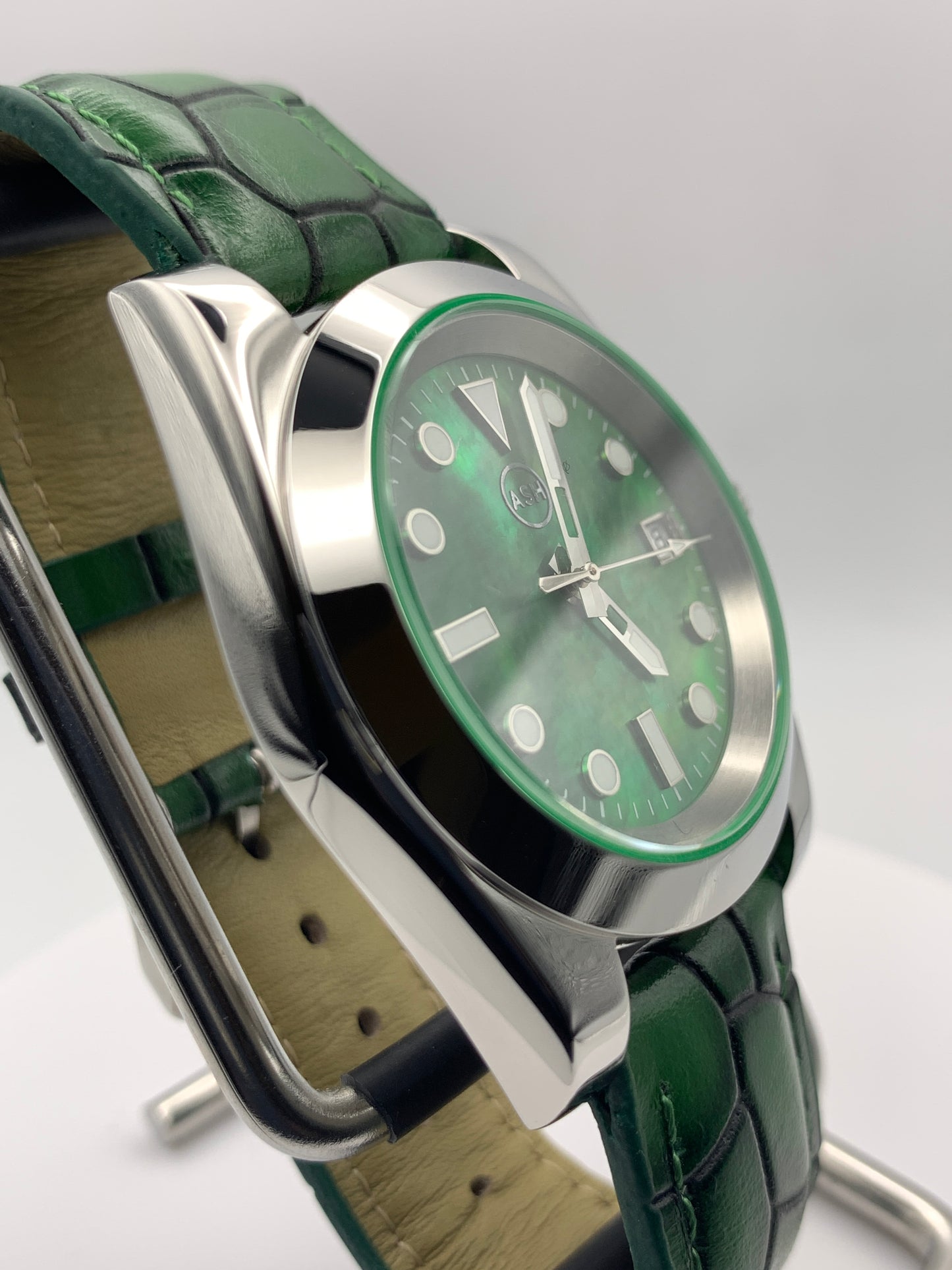 Envy. 39mm Stainless steel. Sapphire crystal. Seiko NH35.