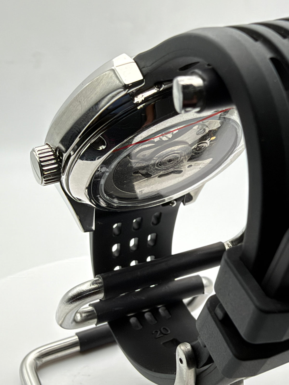 Goldfinger. 40mm stainless steel case. Sapphire crystal. Seiko NH35.