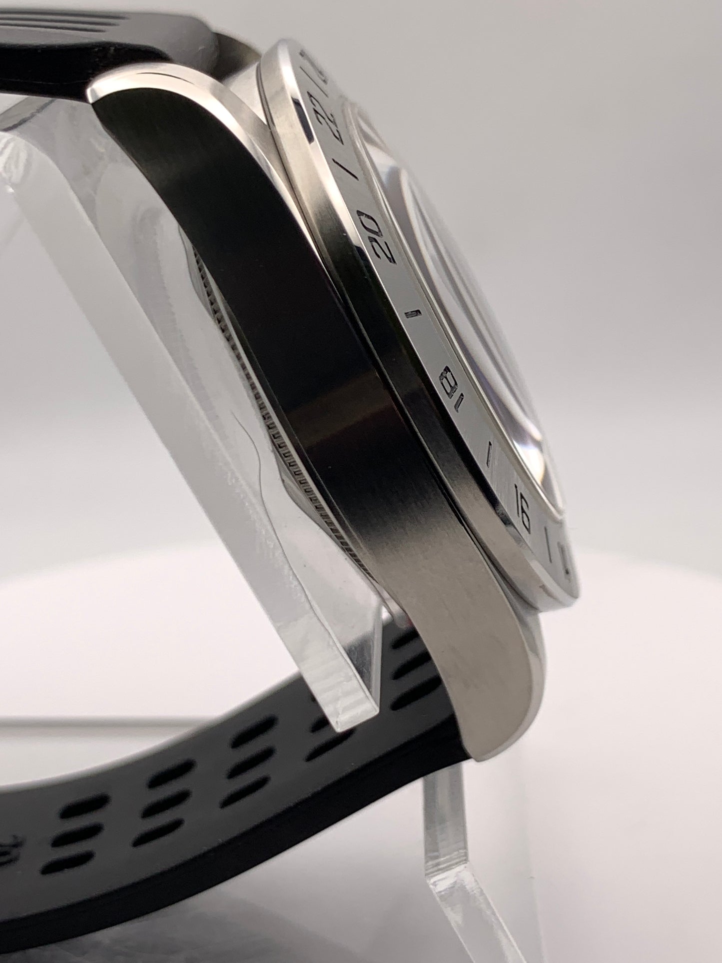 Vibe 1655 version 1.1 - 40mm Stainless steel GMT case. Sapphire crystal. NH34 movement.