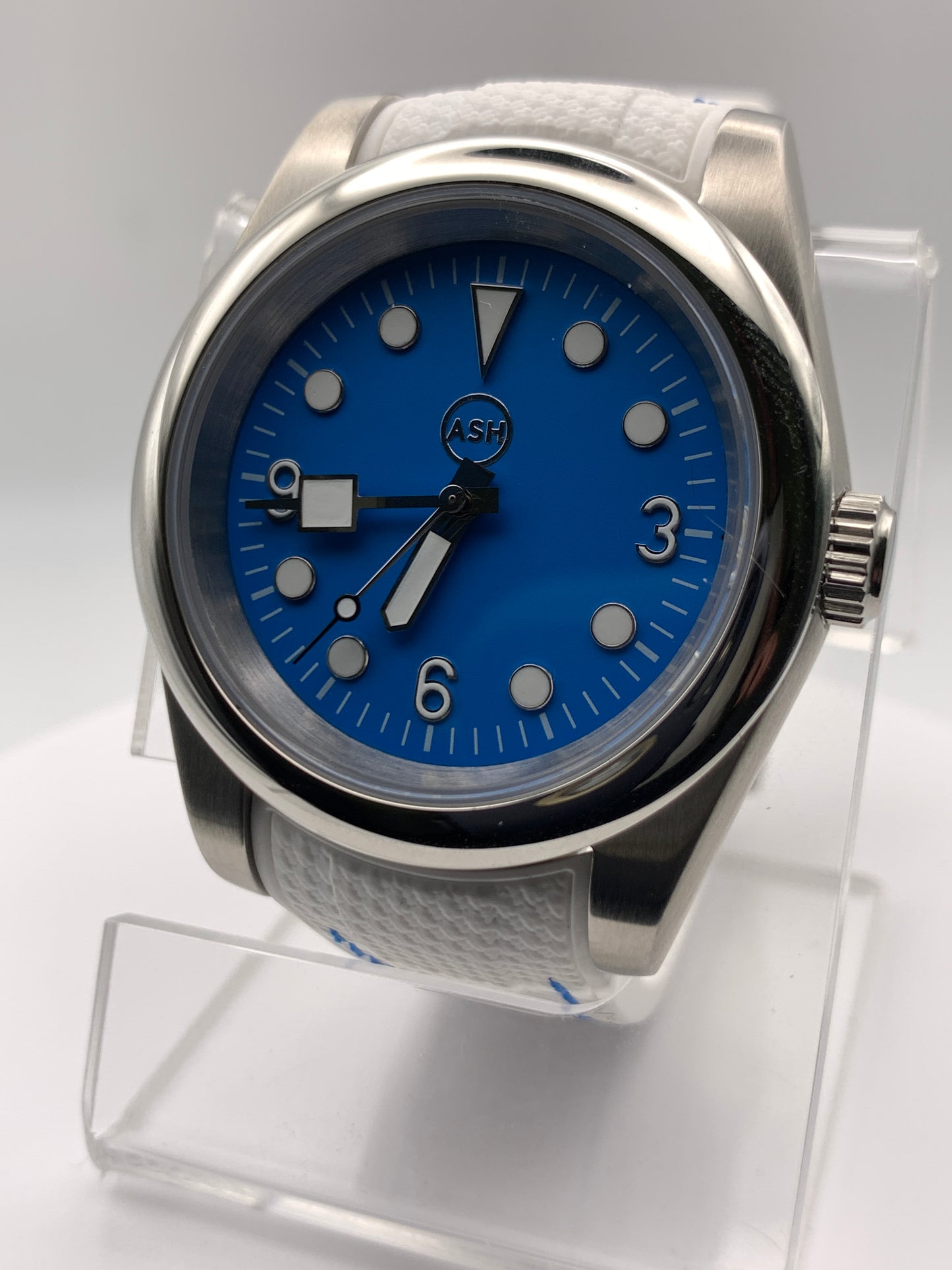Geometry Lesson. 39mm Stainless steel case.  Sapphire crystal. Seiko NH38.