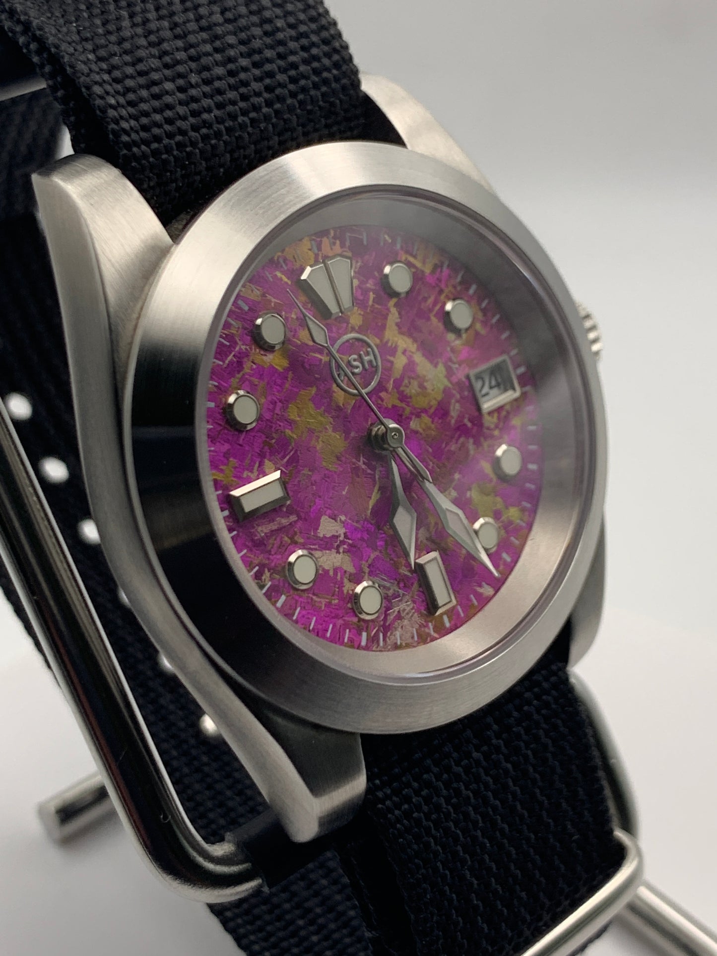 Party Favor 1.3 - 39mm stainless steel case. Sapphire crystal. Seiko NH35.