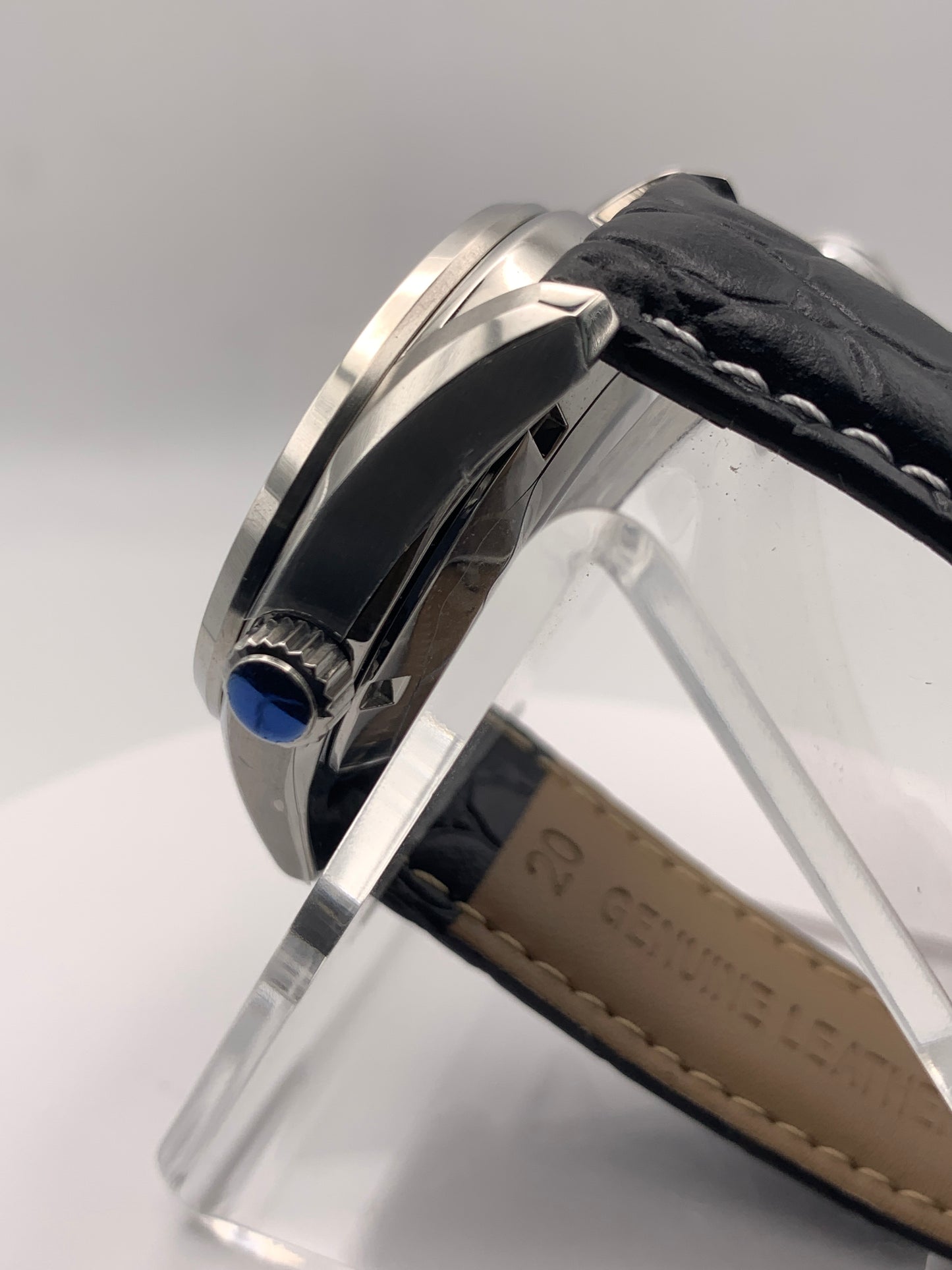 Agharta. 39mm Stainless steel. Iron Tiger Eye dial. Sapphire crystal. Seiko NH35.