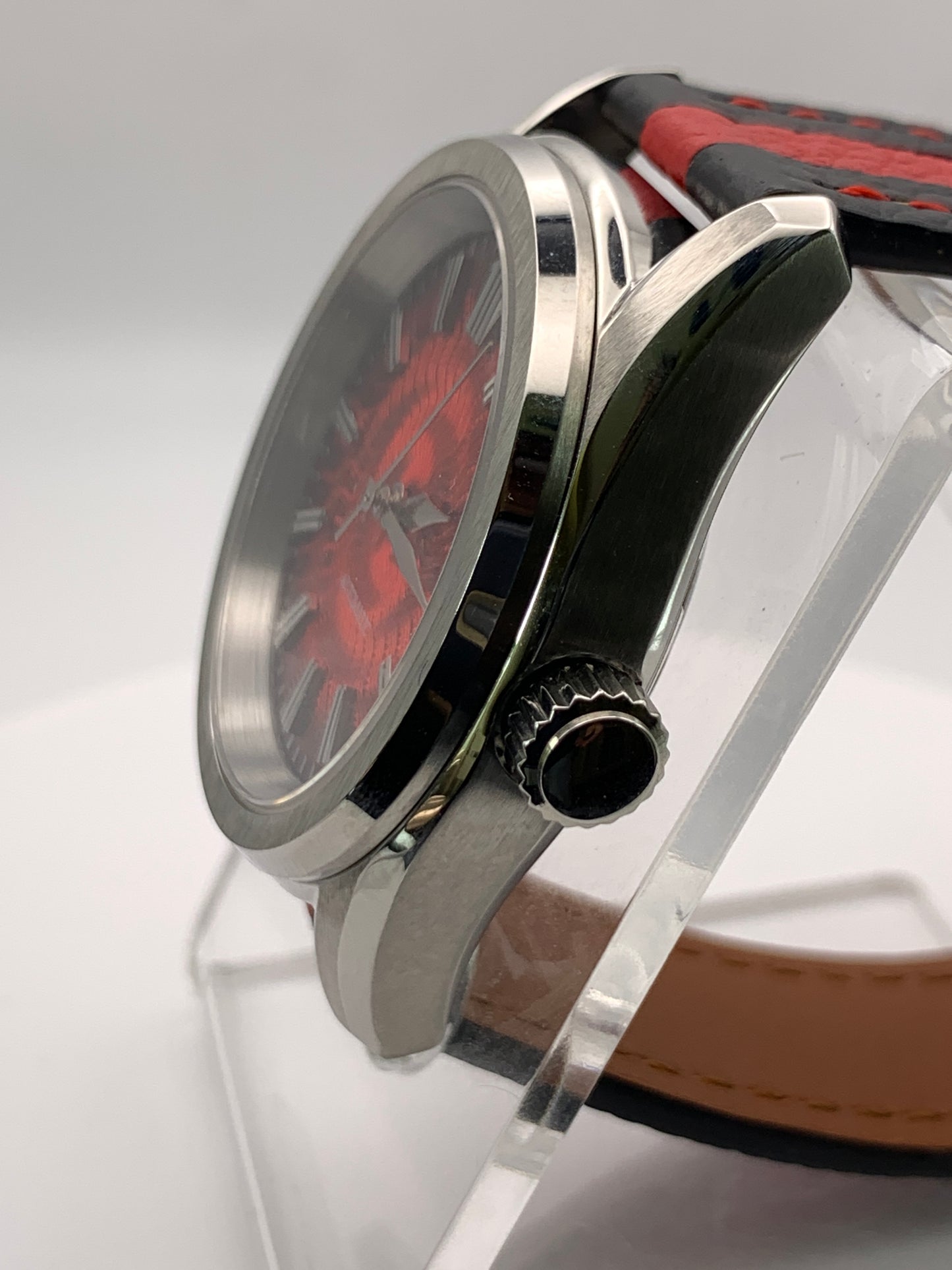 Perihelion - 38mm Stainless steel. Sapphire crystal.  Seiko NH35.