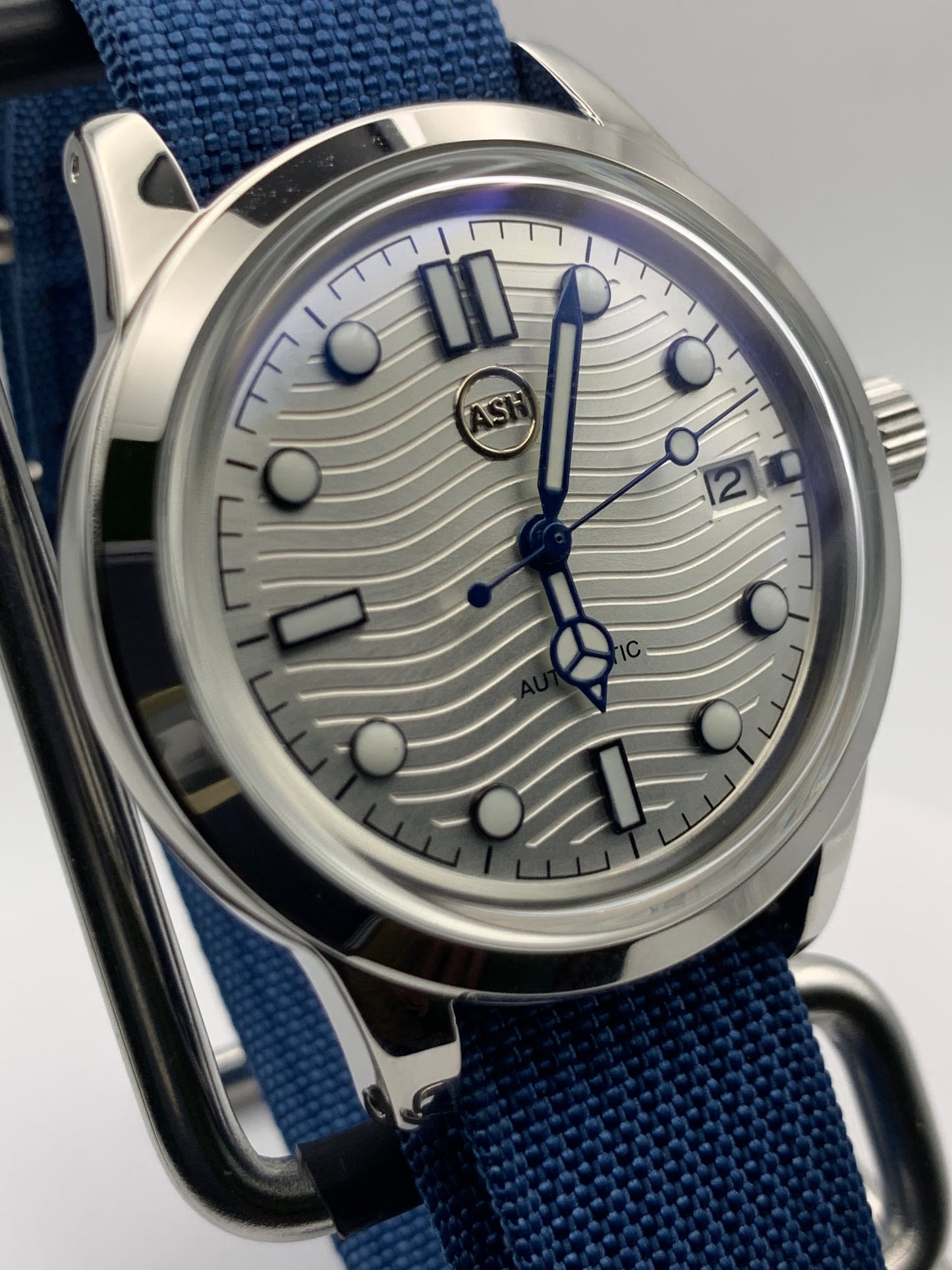 The Yankee 1.2 - Blue, silver and white livery. 39mm stainless steel case. K-1 mineral crystal with AR. NH35 automatic.