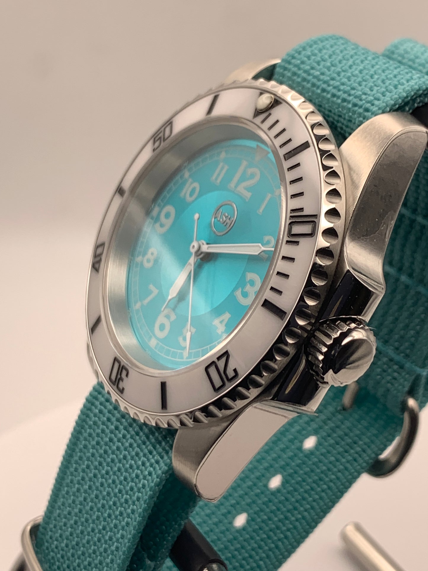 Neptune’s Veil. 40mm Stainless steel. Sapphire crystal. 120 click unidirectional bezel. Miyota 8215 automatic.