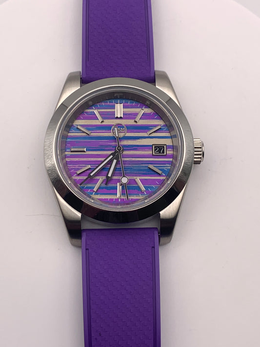 Particle Accelerator. 39mm stainless steel case. Sapphire crystal. Seiko NH35 with black date wheel.