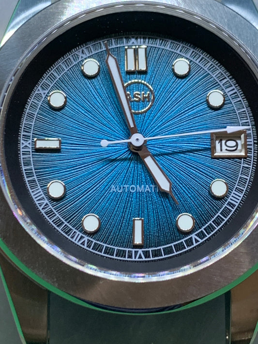 Thalassa - 39mm 3 piece stainless steel case. Sapphire crystal. Seiko NH35.