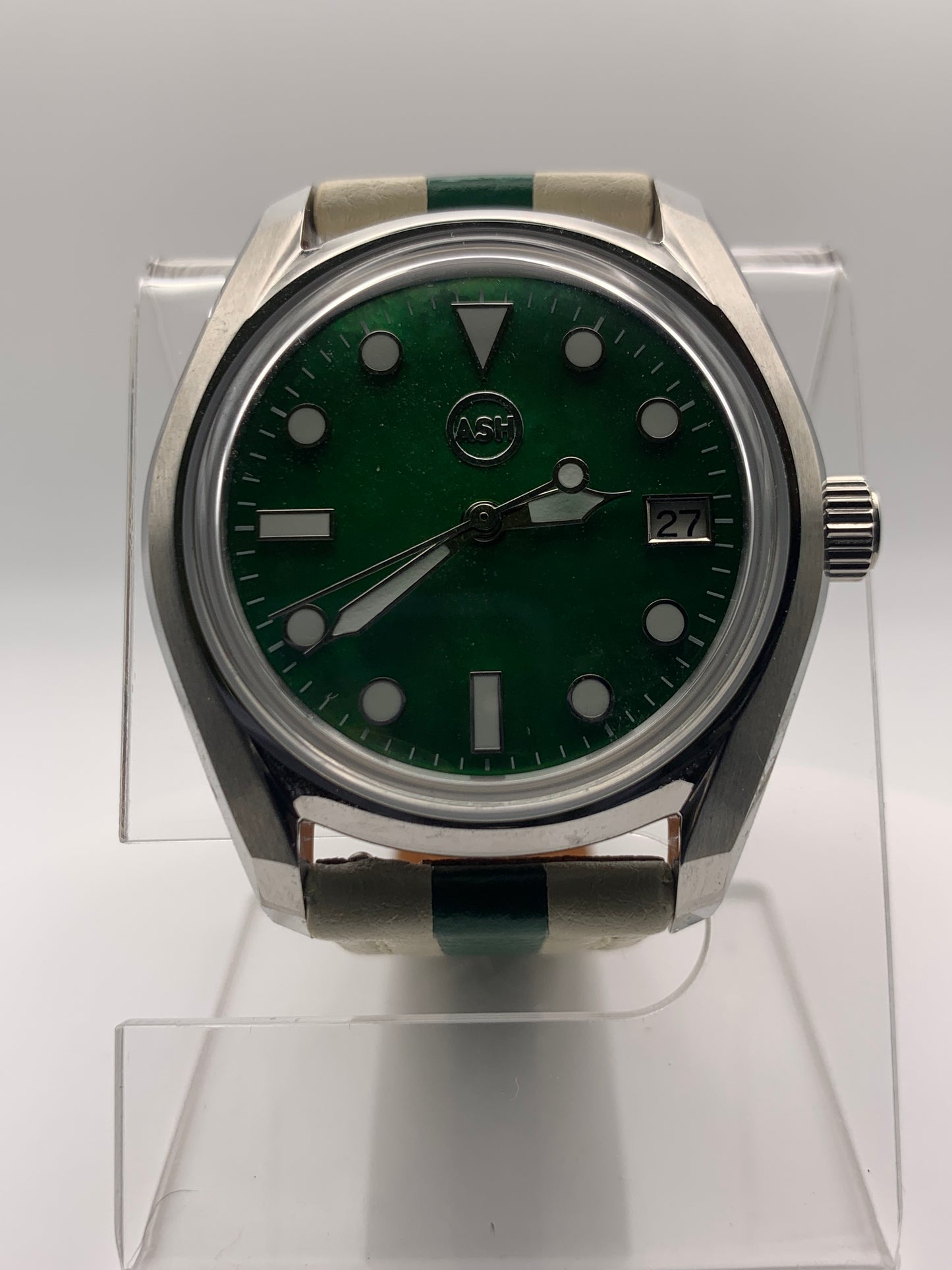 Andy II. 38mm Stainless steel. Double dome sapphire. Green MOP dial. Seiko NH35.