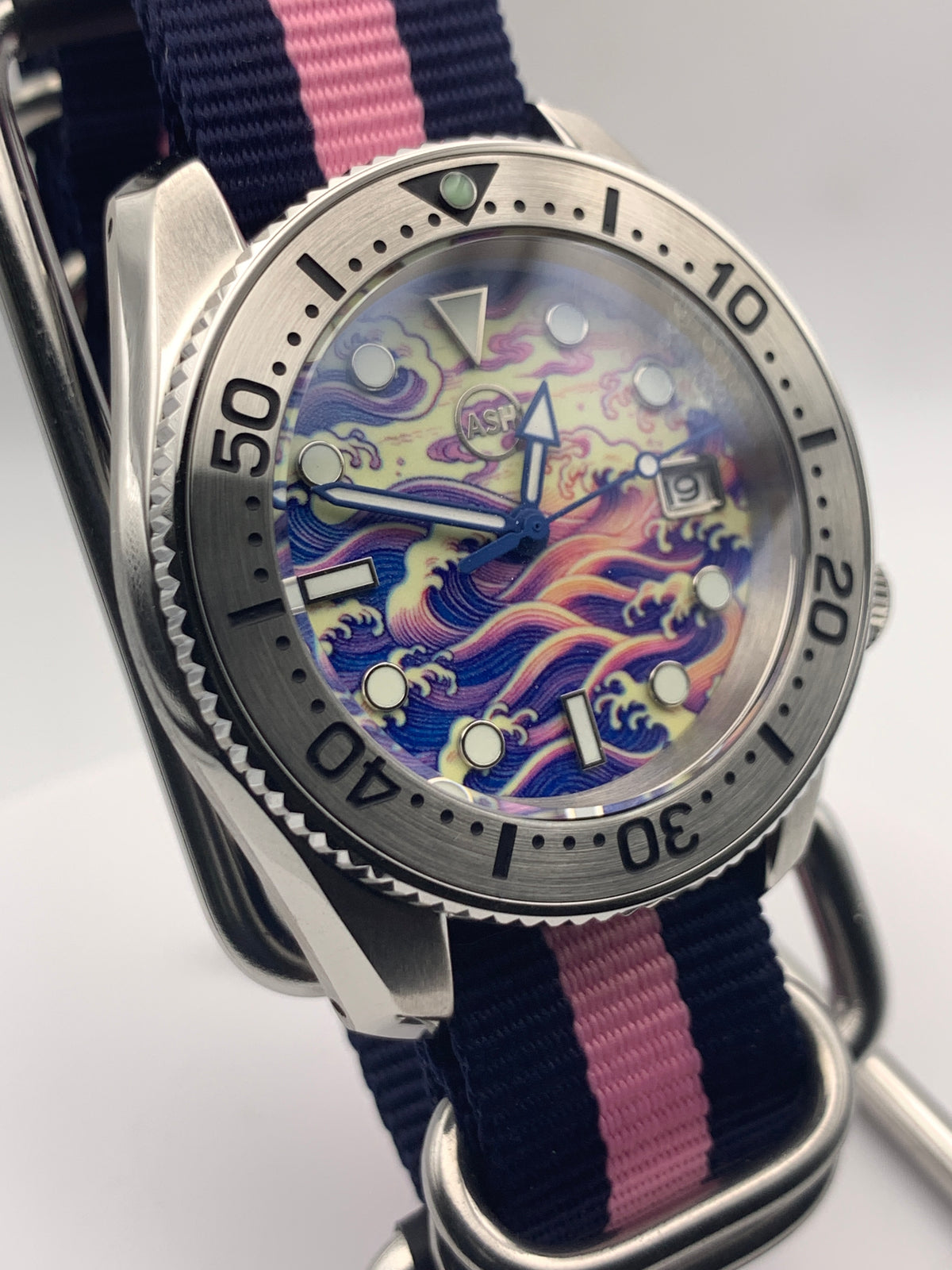 Tempest. 40mm Stainless steel cushion case. Sapphire crystal. Lumed dial. Seiko NH35.