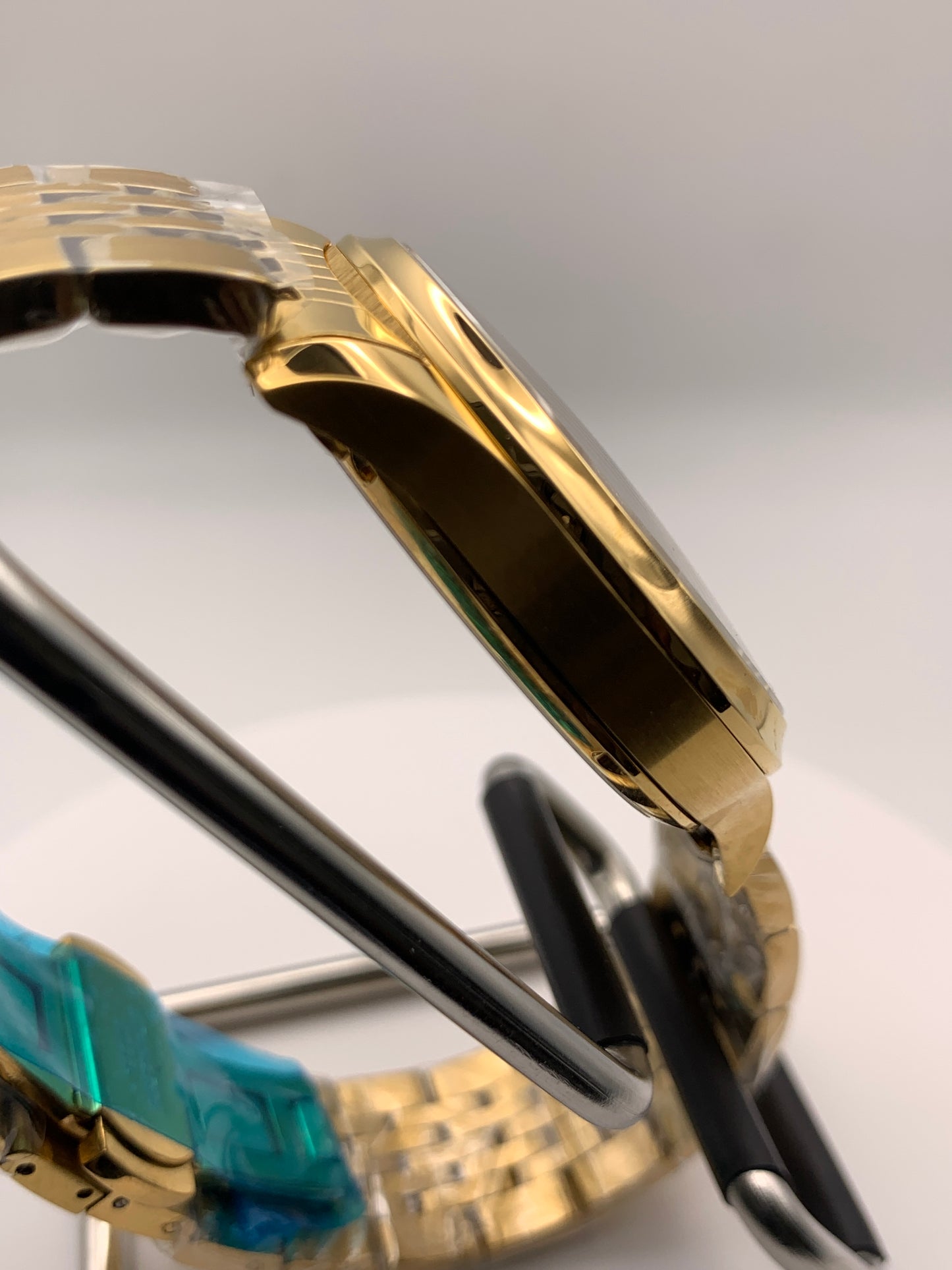 Spring Island. 41mm 18k plated stainless steel case. Sapphire crystal