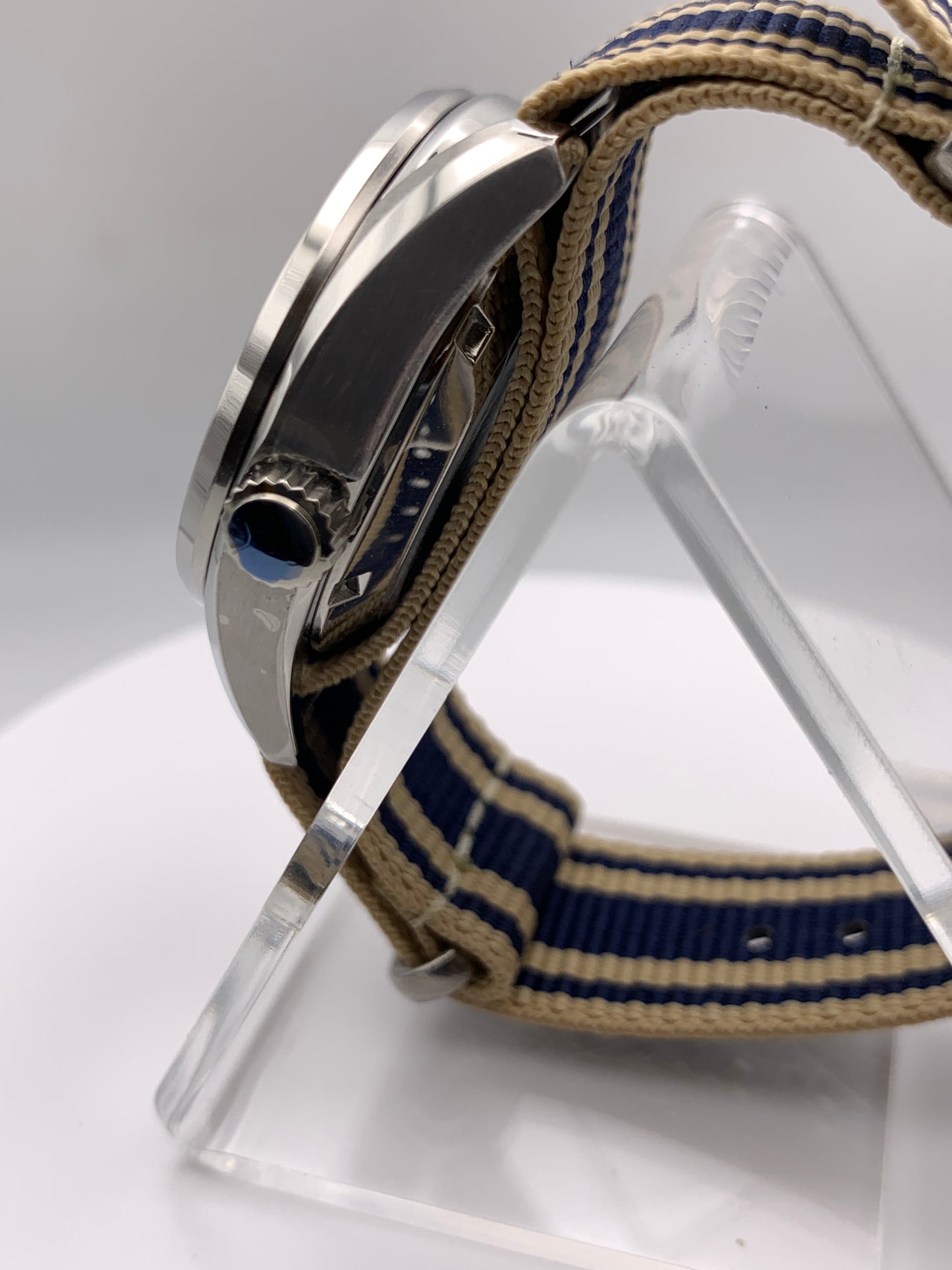 Chakushoku. 38mm Stainless steel. Sapphire crystal. Seiko NH38.