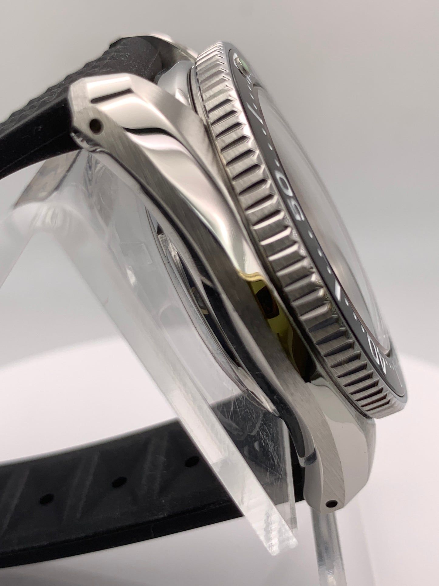 Orange Textured Dial. Diver Style. 42mm cushion case.