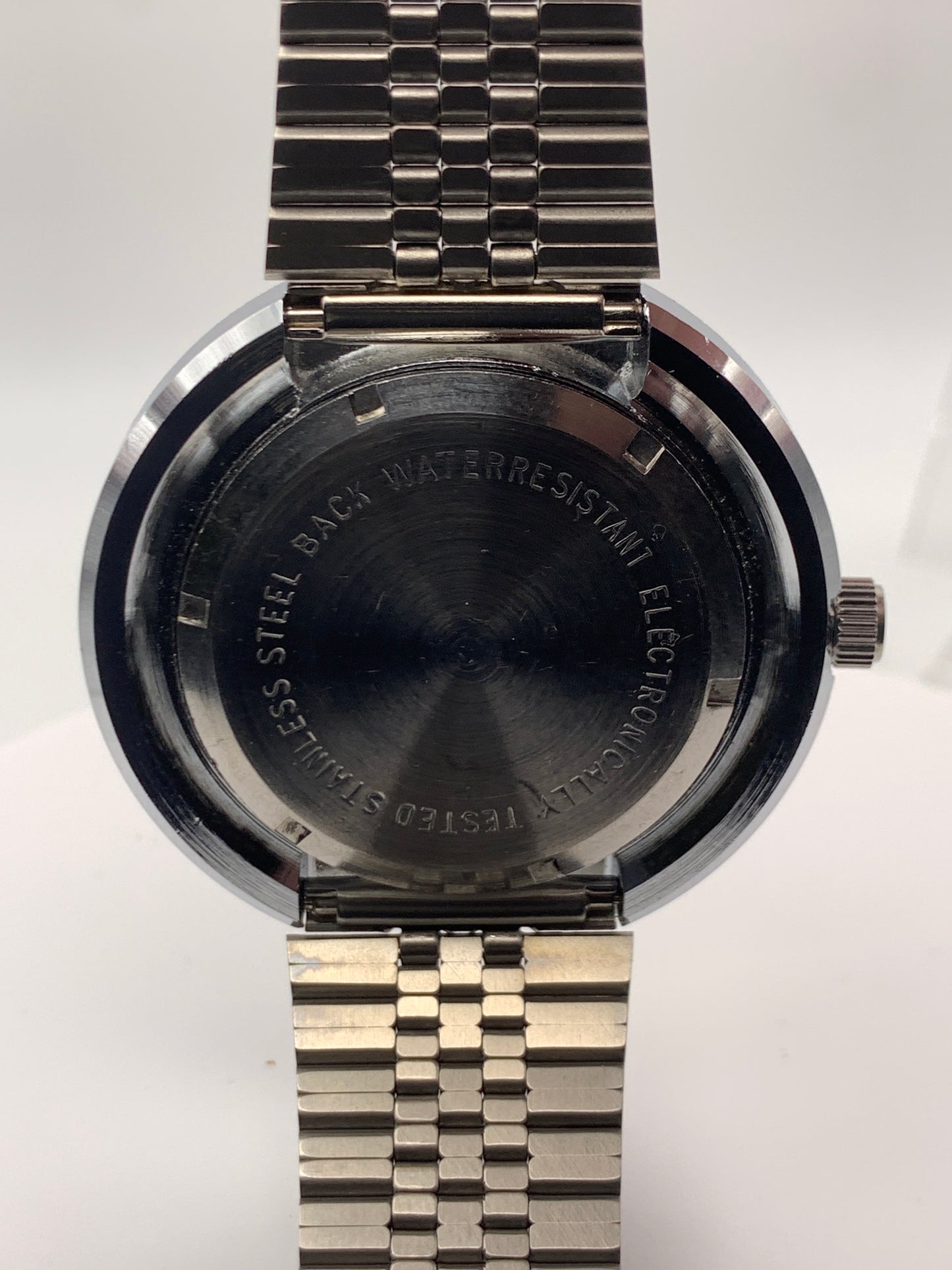 GORT. 41mm Vintage case and NOS vintage bracelet. 37mm lug to lug. MOP dial. Acrylic dome. Seiko VH31 mecha-quartz.