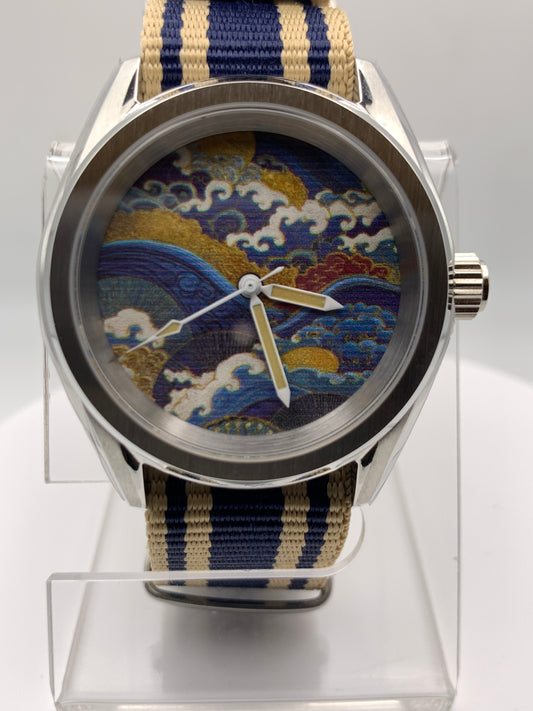 Chakushoku. 38mm Stainless steel. Sapphire crystal. Seiko NH38.