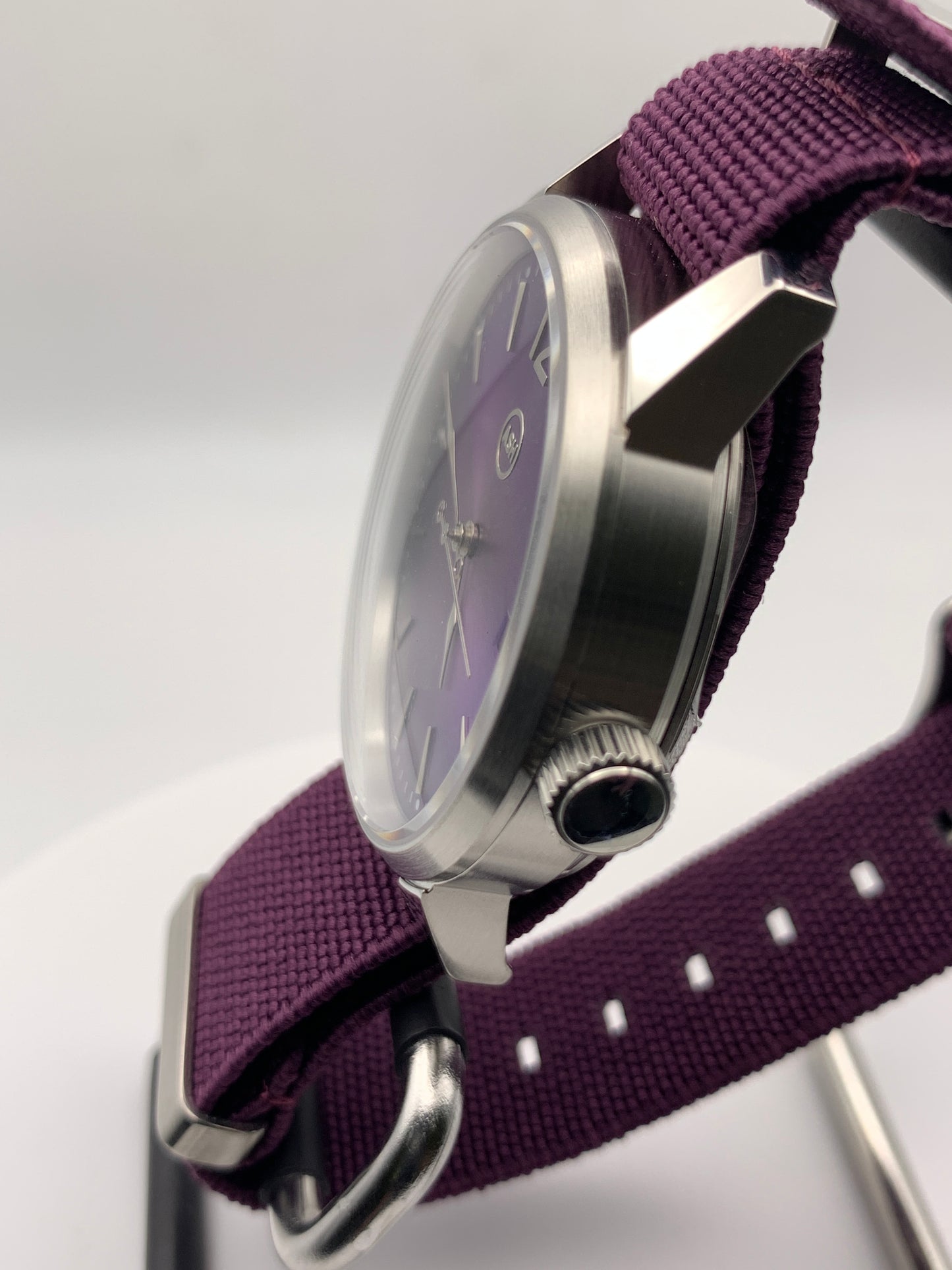 Ultraviolet. 40mm stainless steel case. Sapphire crystal. Seiko NH35.
