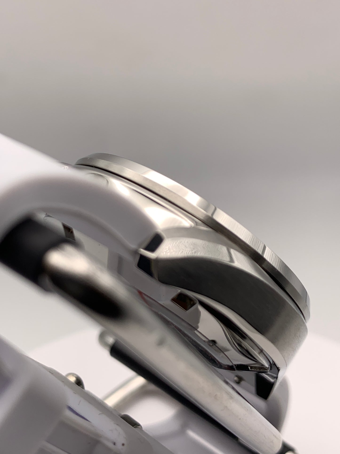 Lydia. Purpleburst dial. 38mm Stainless steel case. Sapphire crystal. Exhibition case back. NH35 automatic movement.