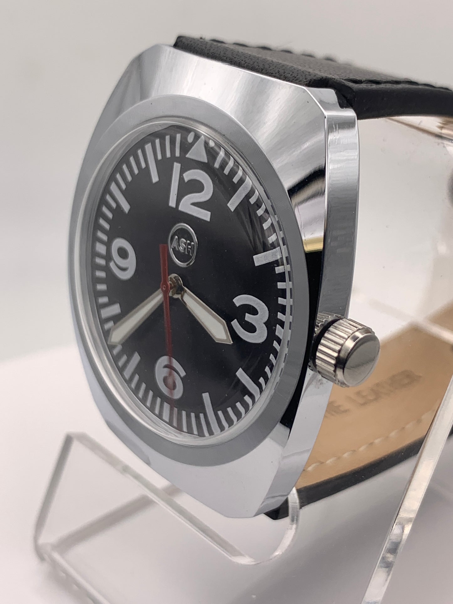 Solo Flight. Neo Vintage Collection. 36mm NOS Gruen case. Acrylic domed crystal. Miyota 2039.