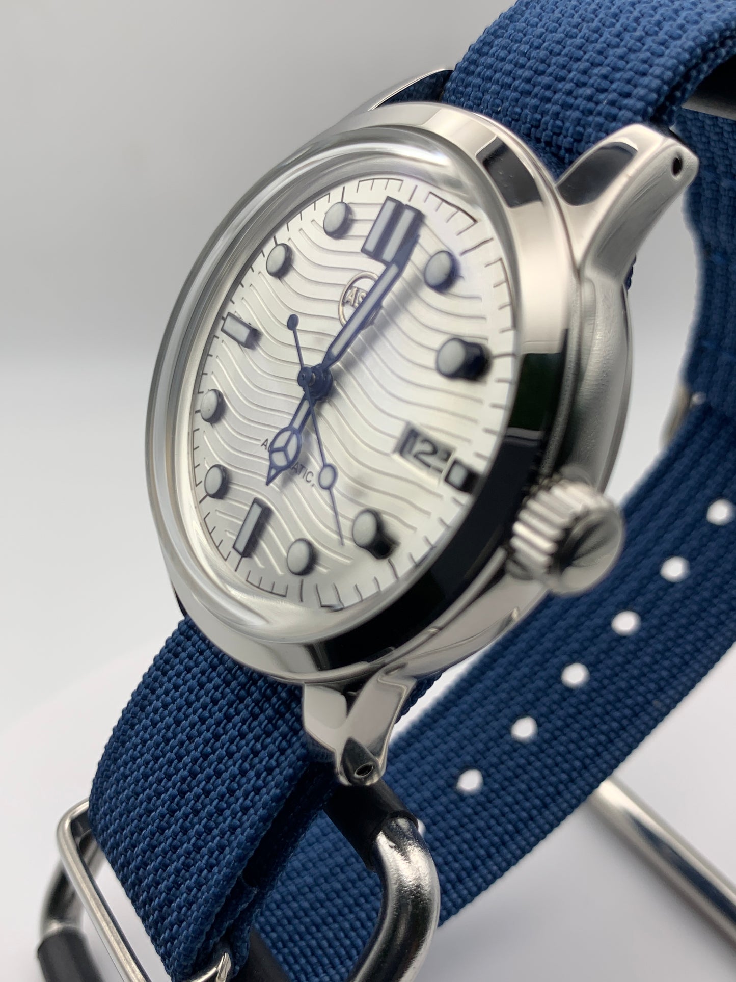 The Yankee 1.2 - Blue, silver and white livery. 39mm stainless steel case. K-1 mineral crystal with AR. NH35 automatic.