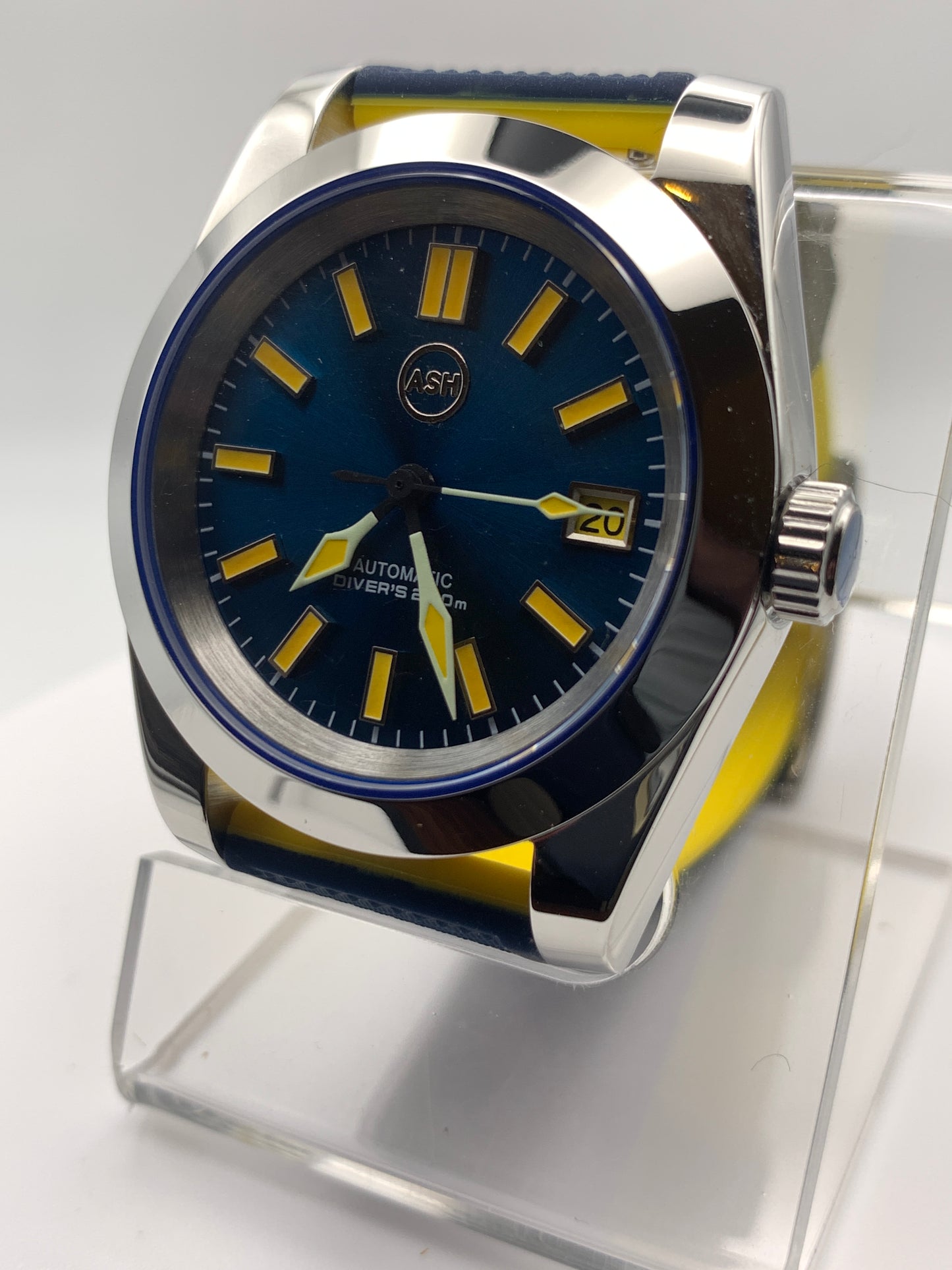 Time for the Brewers. Custom 39mm stainless steel. Sapphire crystal. Seiko NH35.
