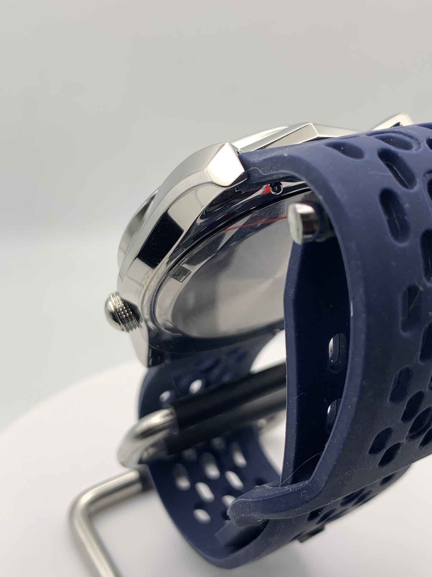 Miles. 39mm Stainless Steel case. AR coated sapphire crystal. Crystal titanium dial. Seiko NH35 automatic.