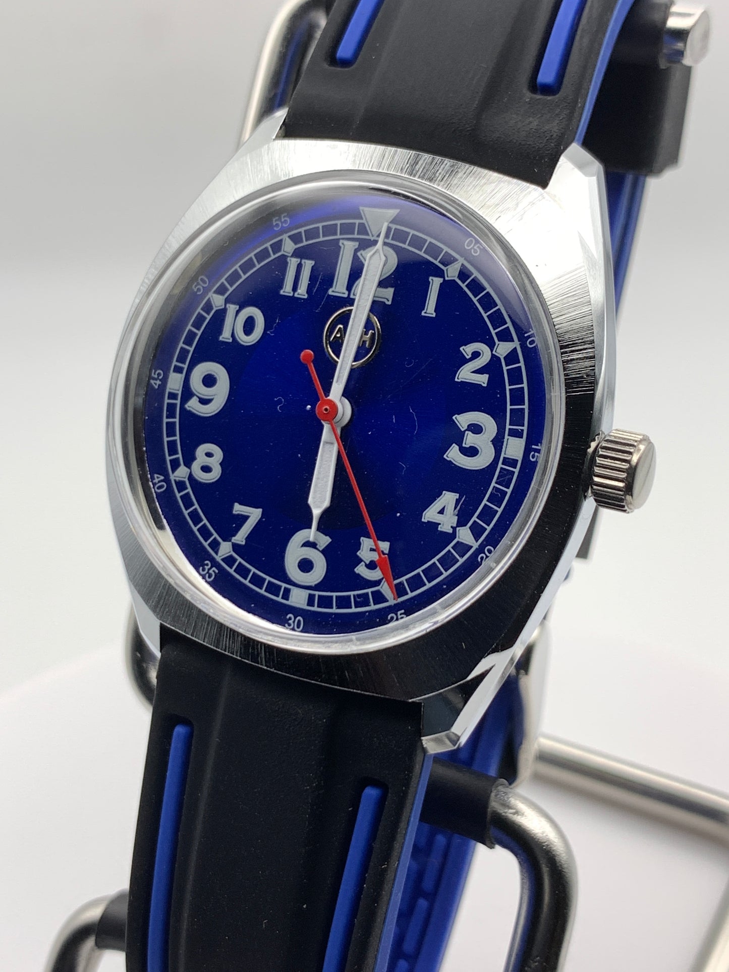 Drew 1.2- 35mm NOS brass and stainless steel Gruen case. Domed acrylic crystal. Seiko VH31 Mecha-quartz.