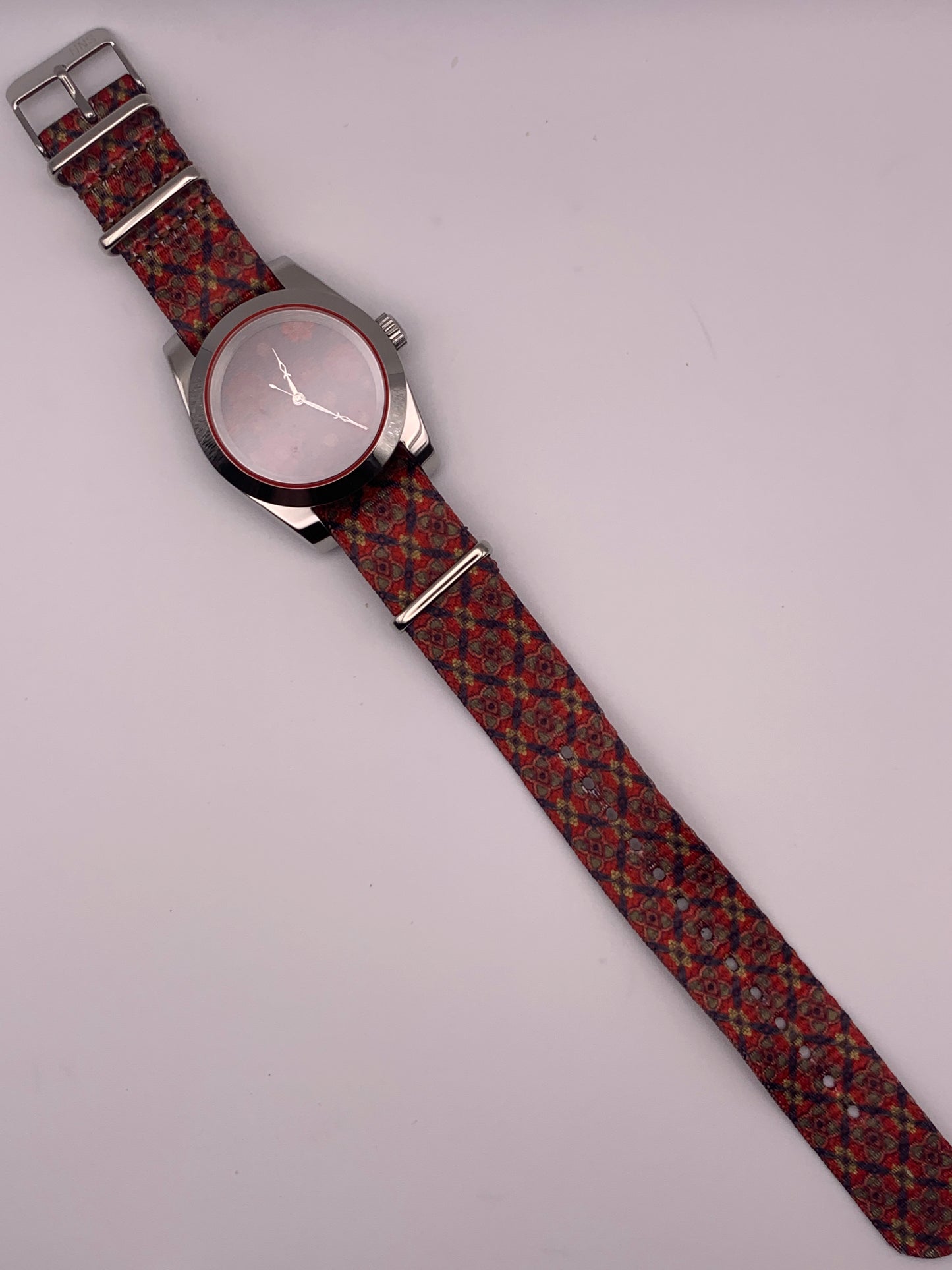 Brocade. 39mm stainless steel case. Sapphire crystal. Seiko NH38.