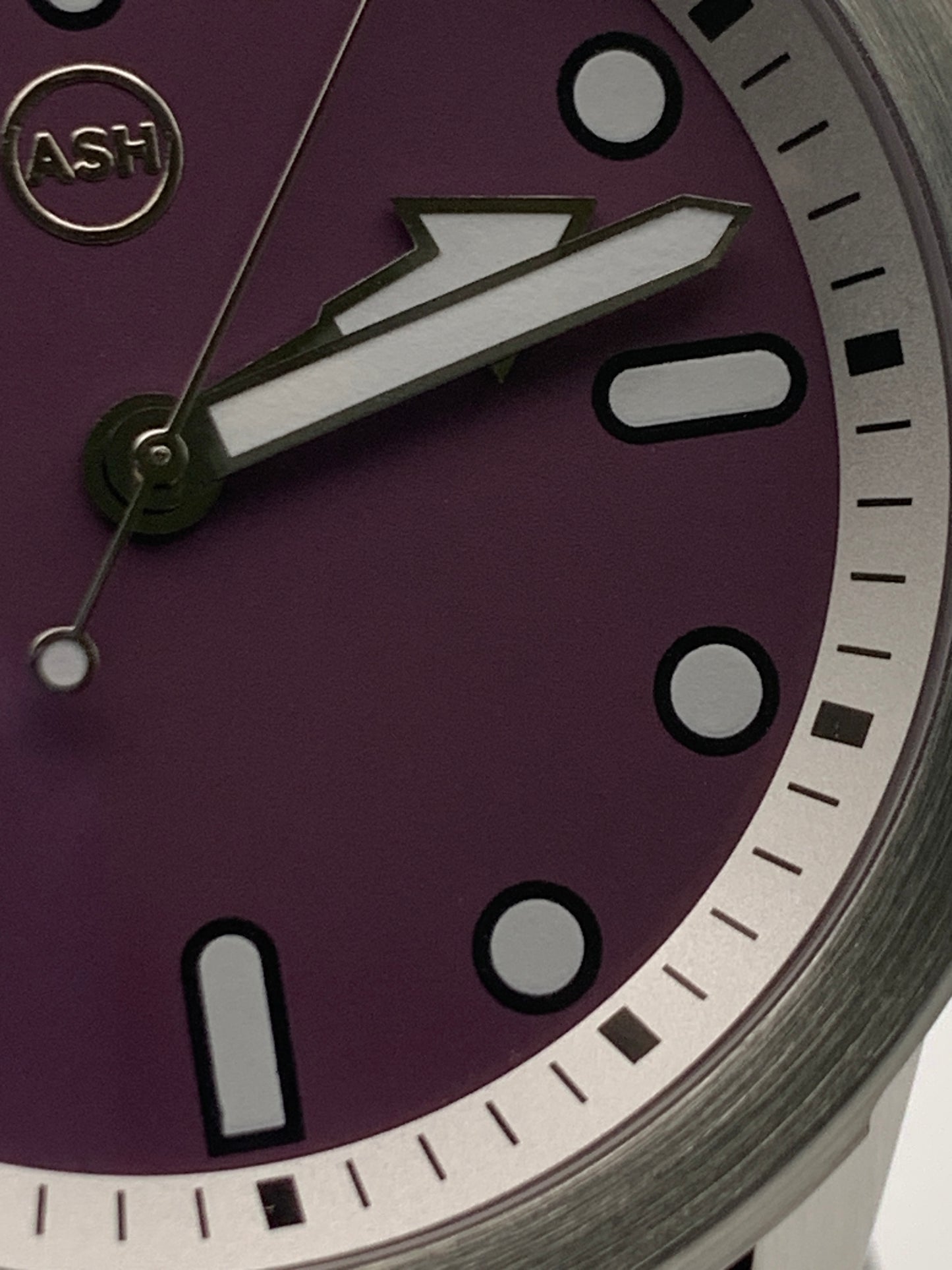 Amaranth - 44mm stainless steel case. Sapphire crystal. Seiko VH31 mecha-quartz.