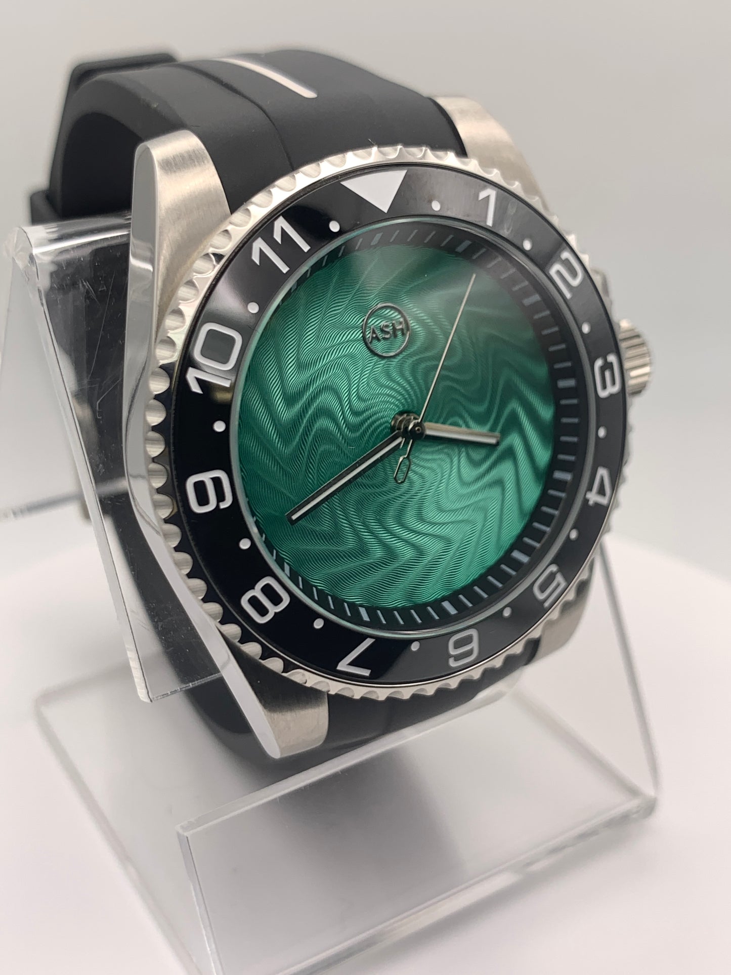 Swirlwind. 41mm Stainless steel case. Sapphire crystal. NH38 automatic. 120 click unidirectional bezel.