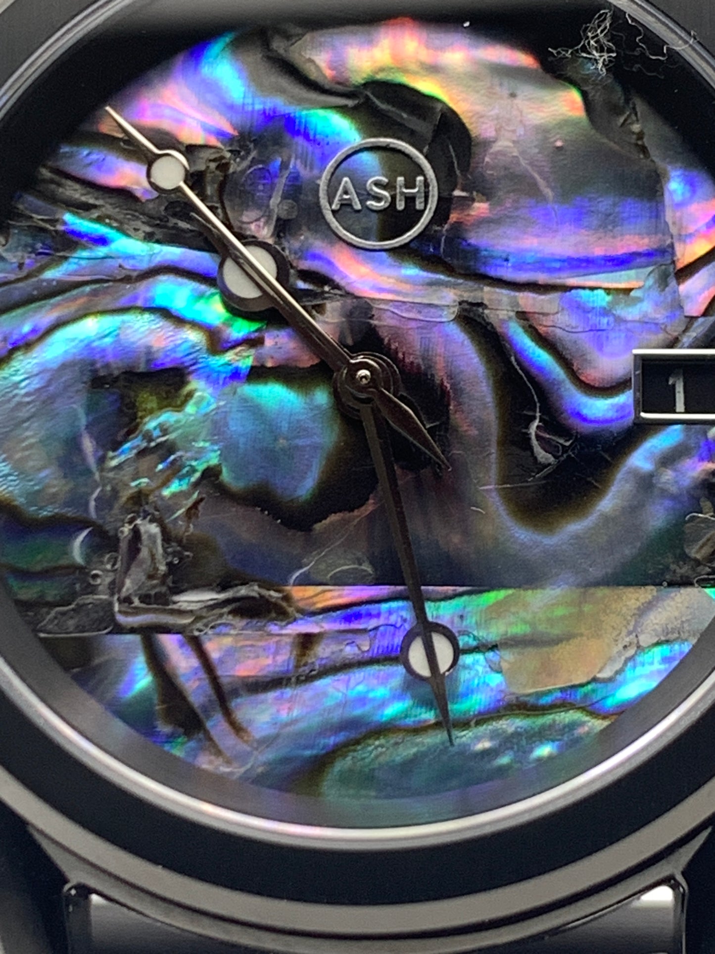 Wave Pool. 39mm PVD case. Sapphire crystal. Seiko NH35.