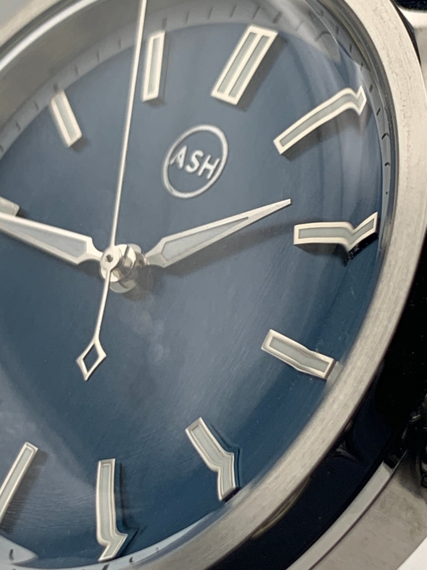 Dress Shirt. 41mm Stainless steel case. Domed K-1 glass crystal. Seiko NH38.