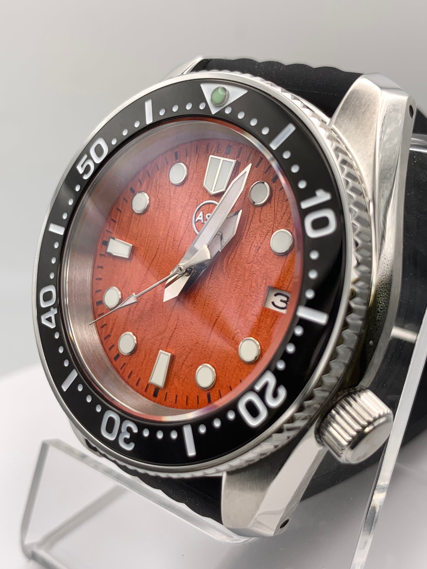 Orange Textured Dial. Diver Style. 42mm cushion case.