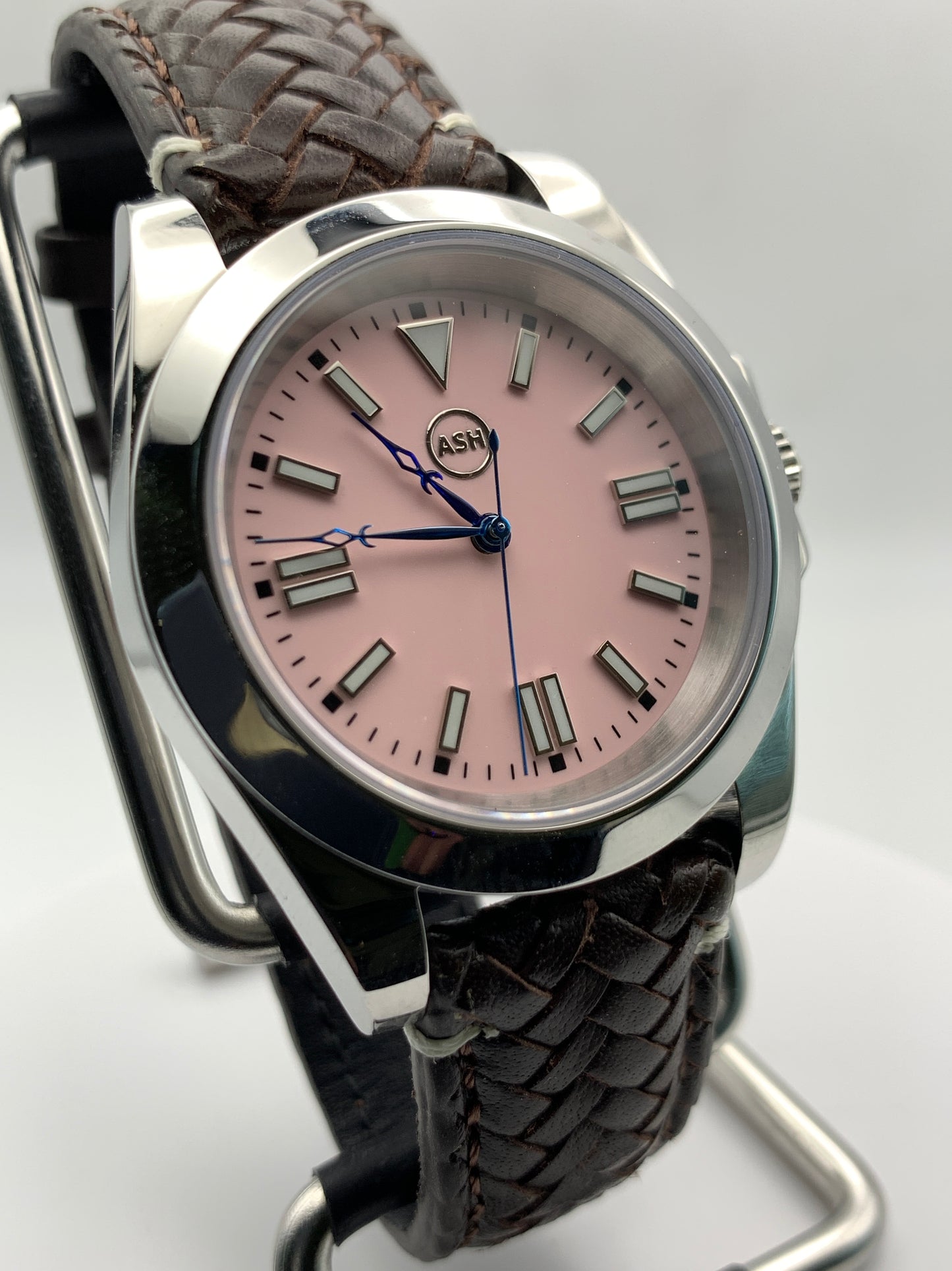 Rose Engine - 39mm stainless steel. Sapphire crystal. Seiko NH38.