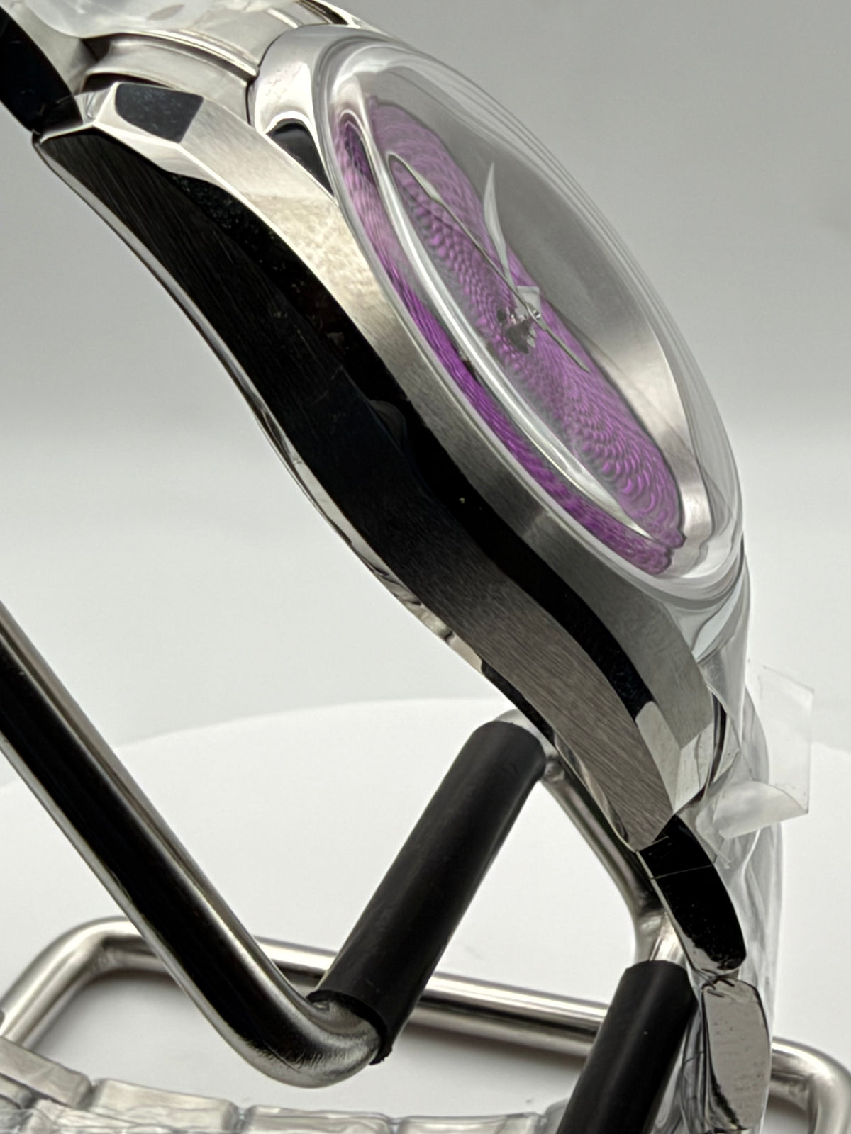 Brandy 1.4 - 38mm Stainless steel case. Double dome sapphire with AR. Seiko NH38.