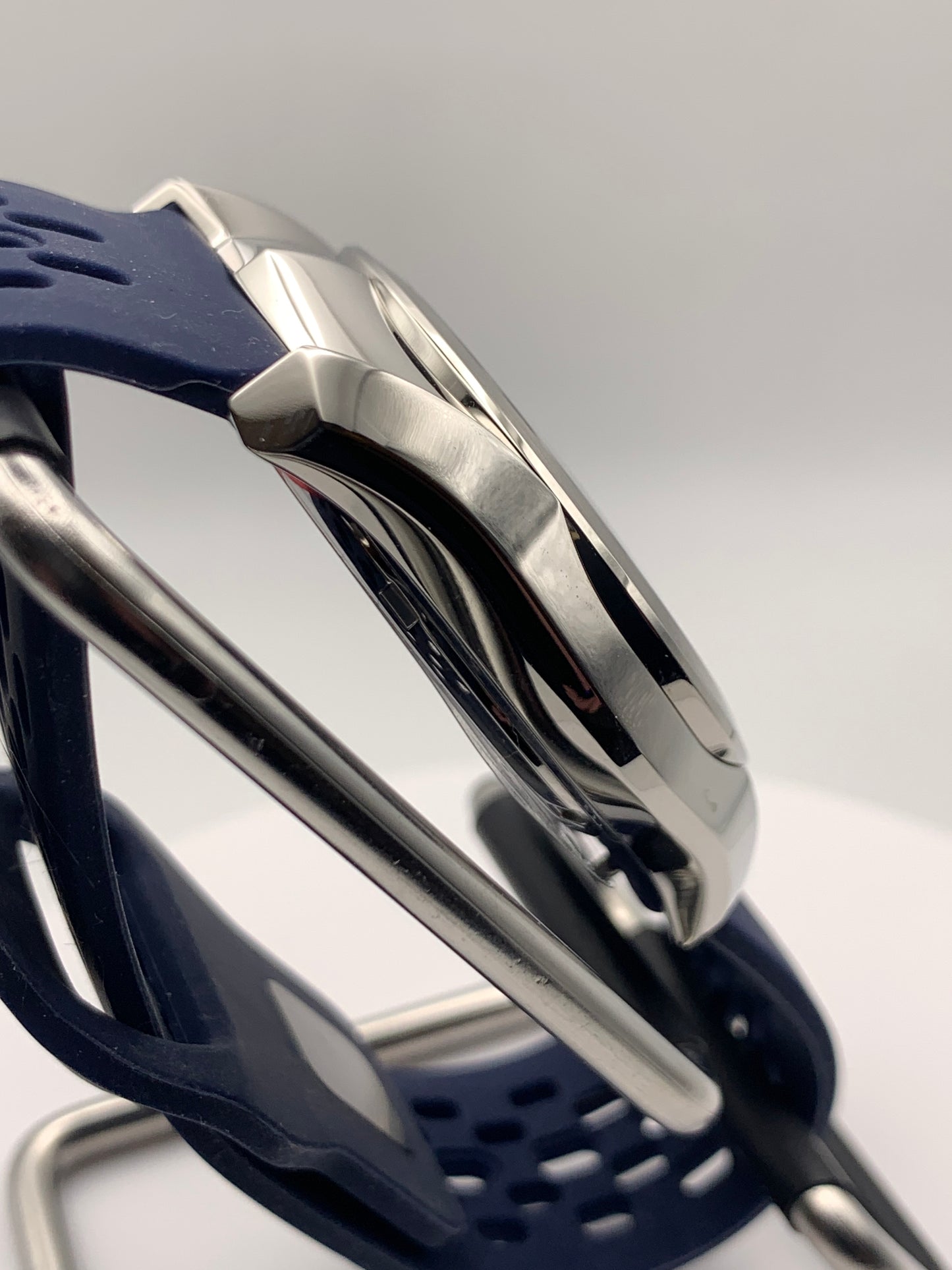 Miles. 39mm Stainless Steel case. AR coated sapphire crystal. Crystal titanium dial. Seiko NH35 automatic.