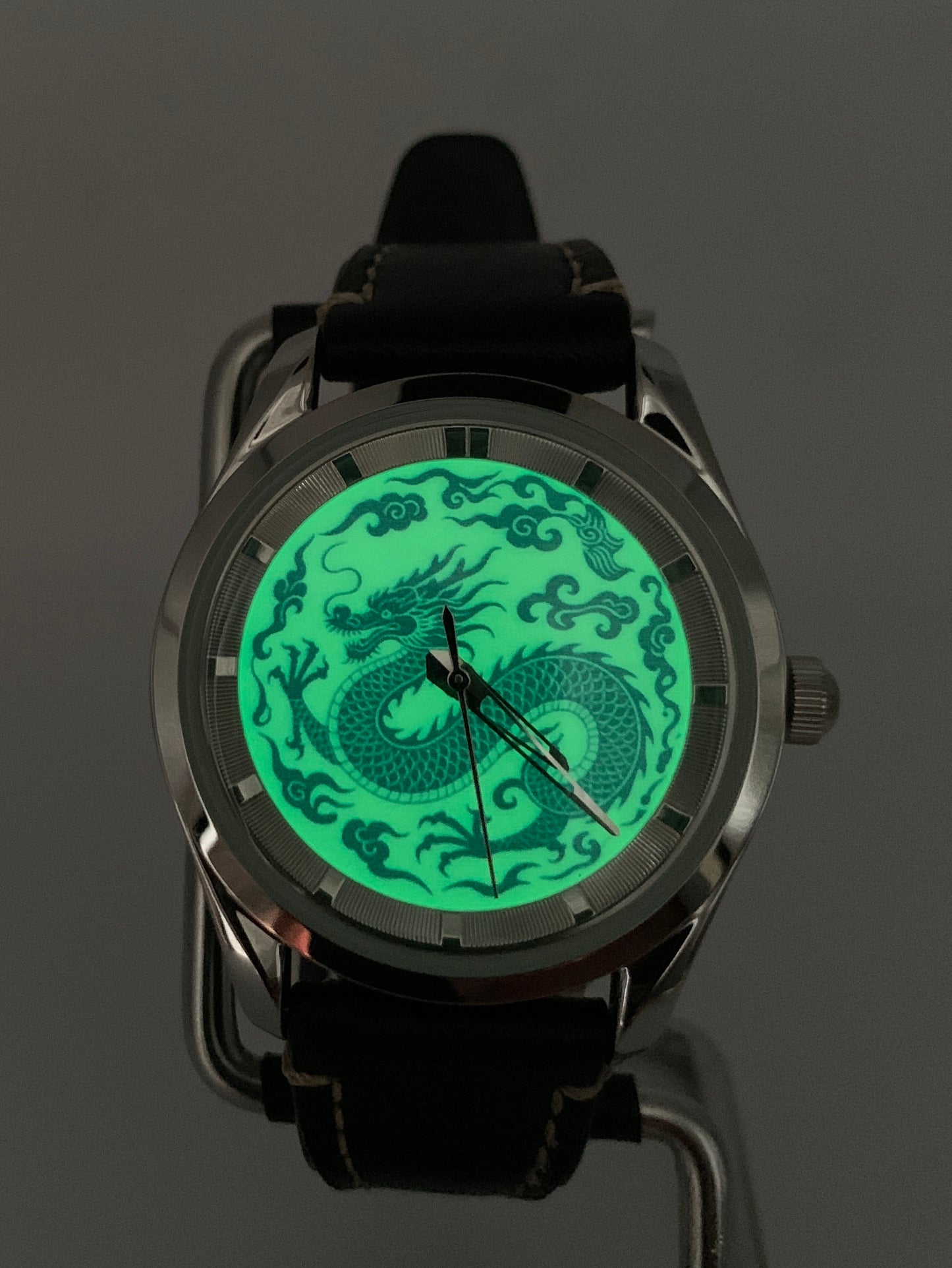 Qinglong - 39mm stainless steel case with engine turned chapter ring. Sapphire crystal. Seiko NH38.