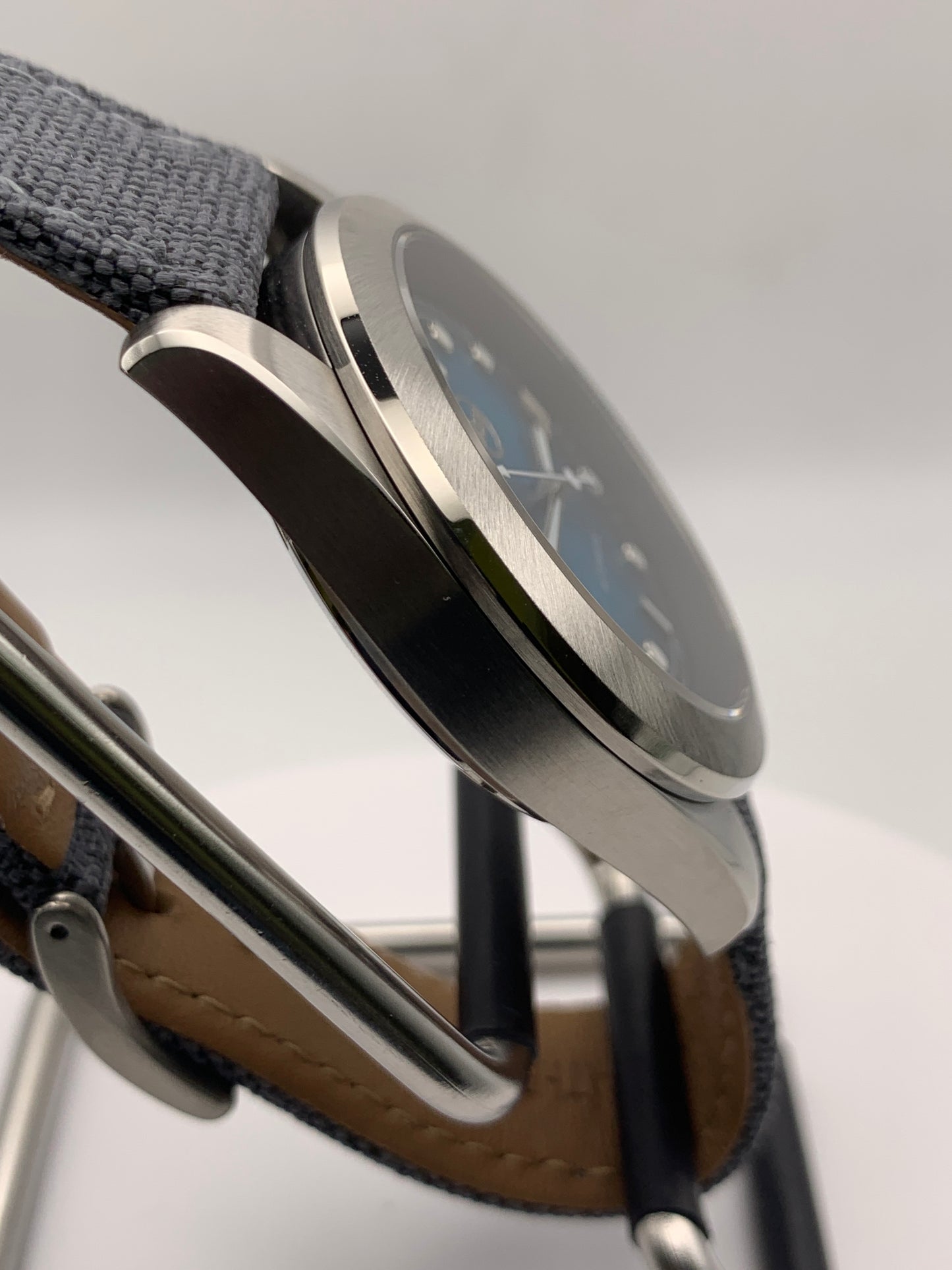 Thalassa - 39mm 3 piece stainless steel case. Sapphire crystal. Seiko NH35.