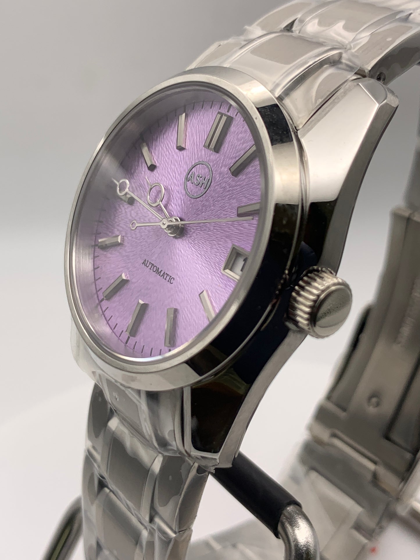 Violet II - 36mm Stainless steel case with matching bracelet. Unique dial. Sapphire crystal. Seiko NH35 automatic.