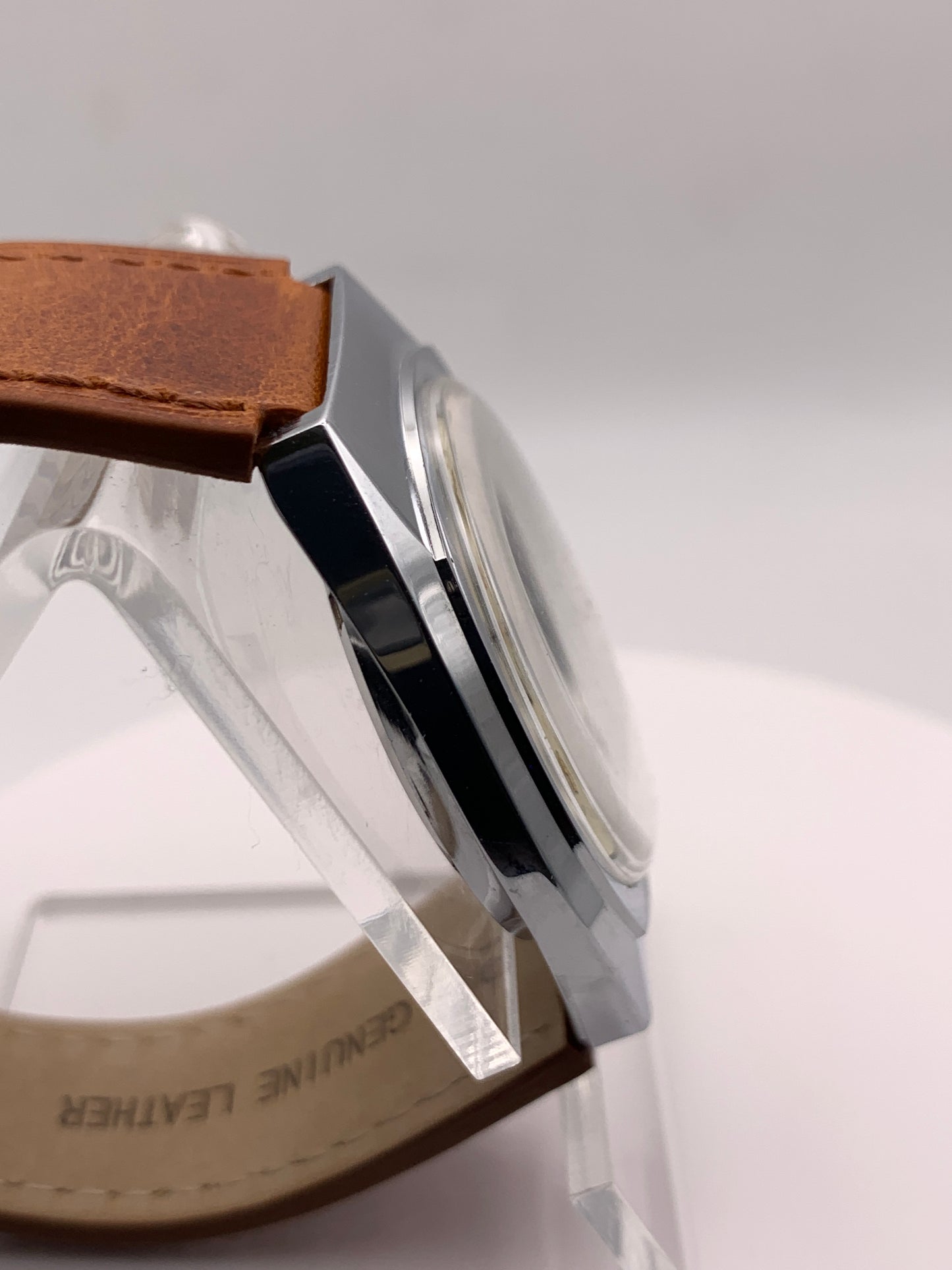 Butter. 37mm NOS Gruen brass and stainless steel case. Acrylic dome crystal. Seiko VH31.