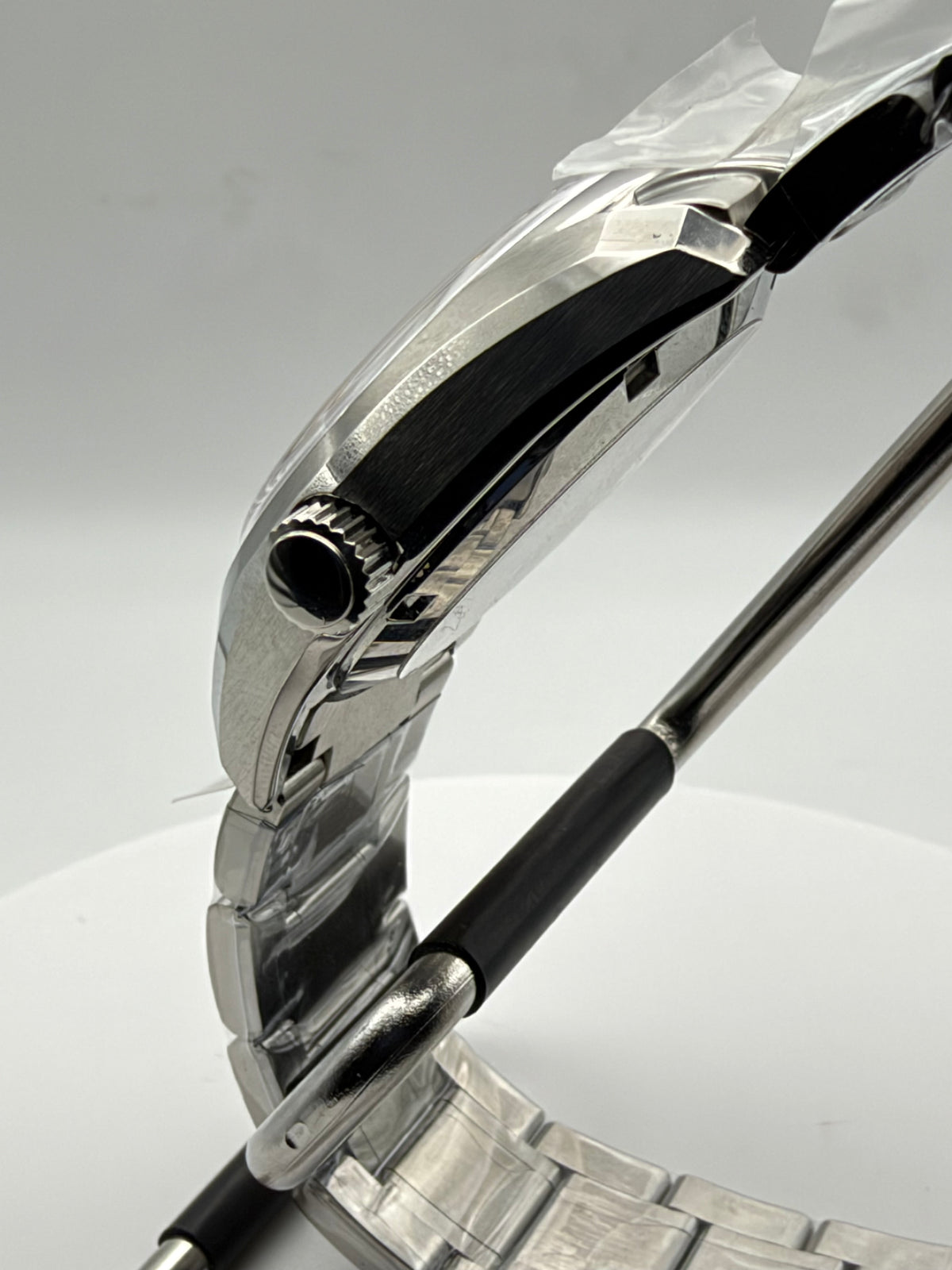 Brandy 1.4 - 38mm Stainless steel case. Double dome sapphire with AR. Seiko NH38.