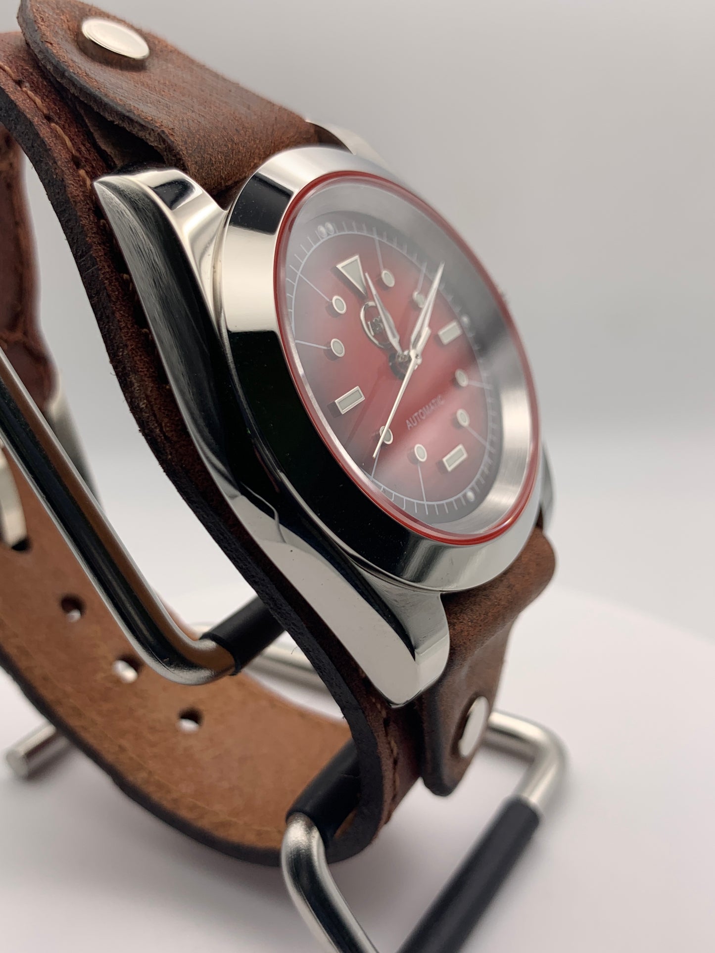 Red Five 1.2 - 39mm Stainless steel.