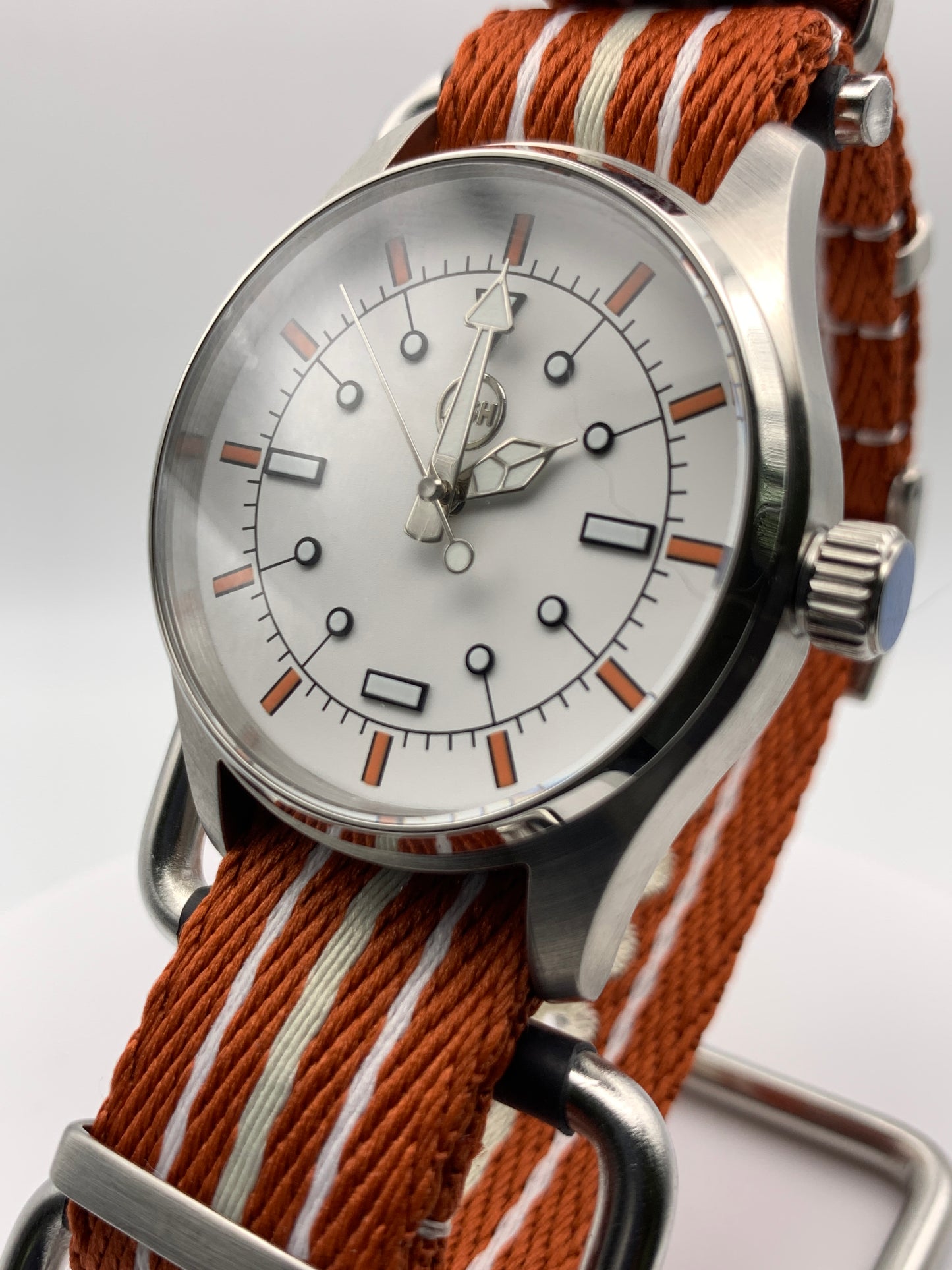 Fuyu. 39mm Stainless steel case.  Sapphire crystal. Seiko NH38