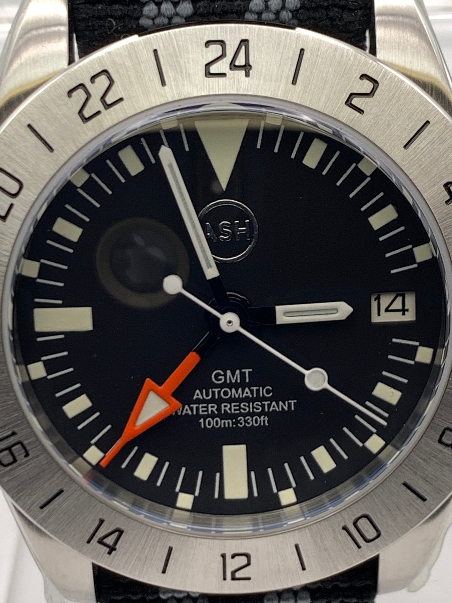 Vibe 1655. 40mm Stainless steel GMT case. Sapphire crystal. NH34 movement.