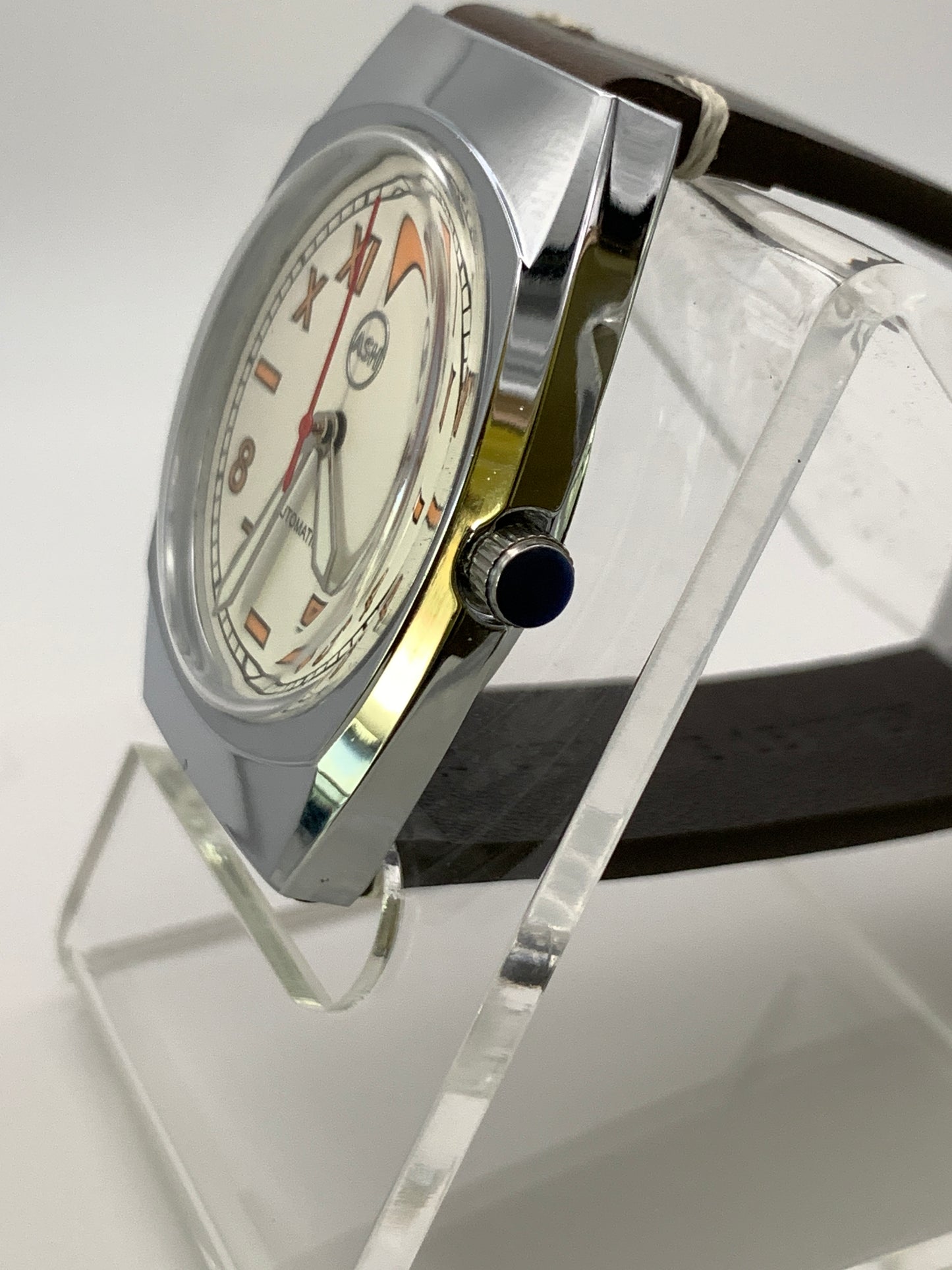 Neo-vintage collection. NOS 36mm Gruen case marriage. California dial.