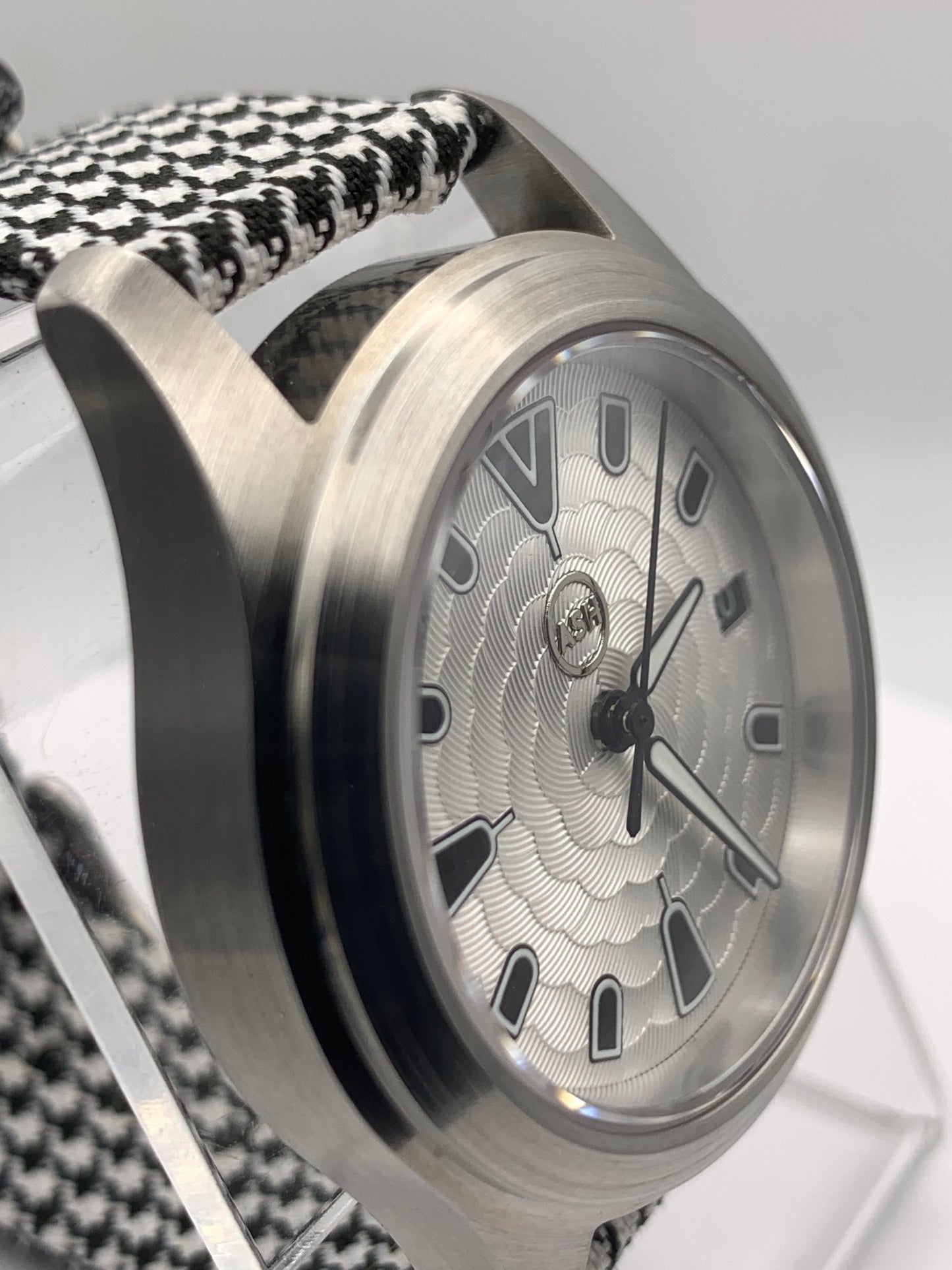 OGCola - Chocolate Chip. 39mm Stainless Steel. Sapphire crystal. Seiko NH35