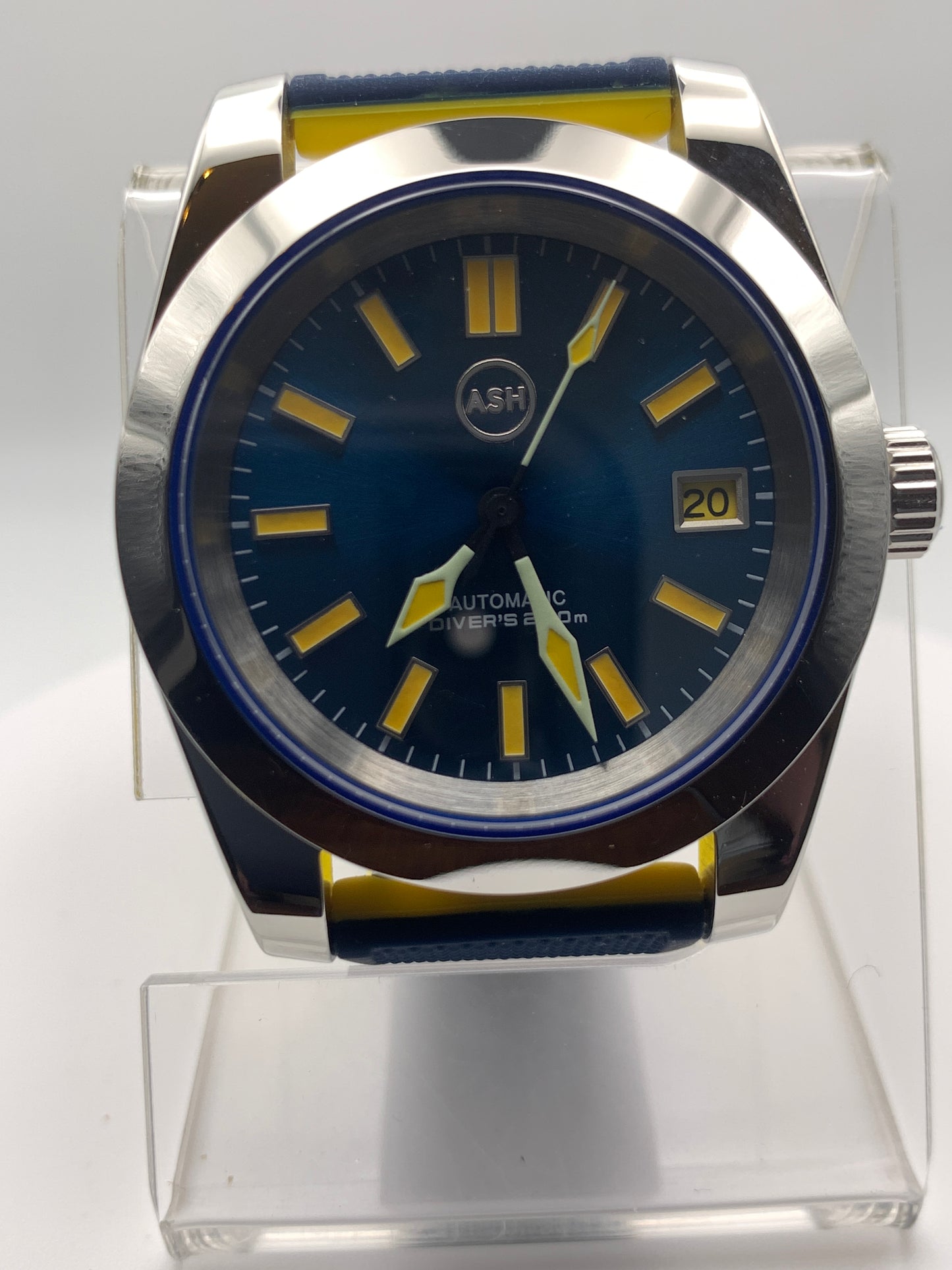 Time for the Brewers. Custom 39mm stainless steel. Sapphire crystal. Seiko NH35.