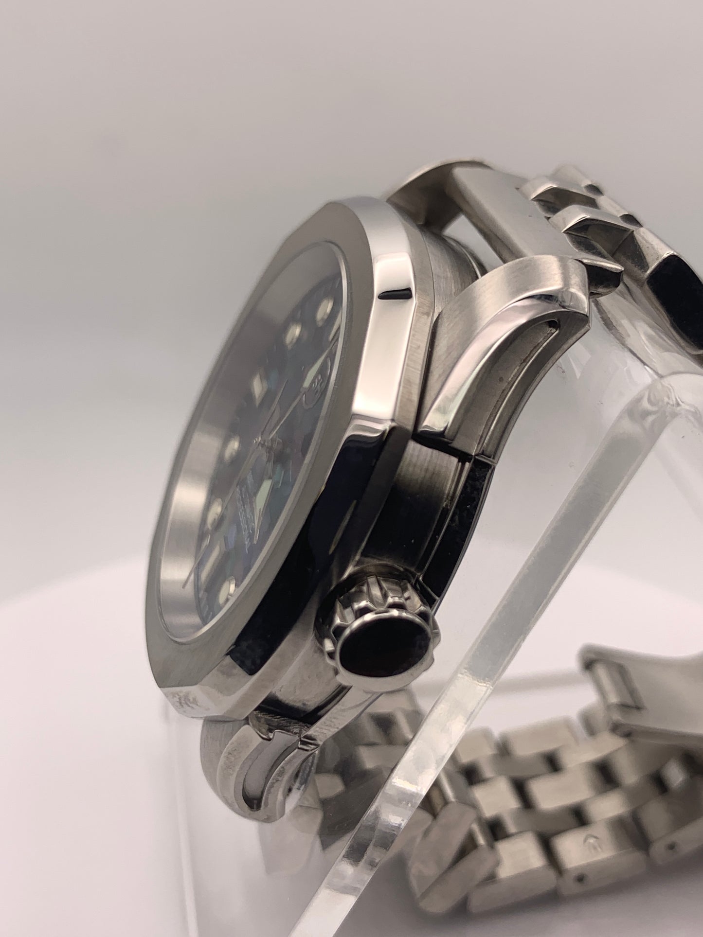 Spectrum. Mosaic mother of pearl dial. 38mm Stainless steel case. Sapphire crystal. NH35 automatic movement.