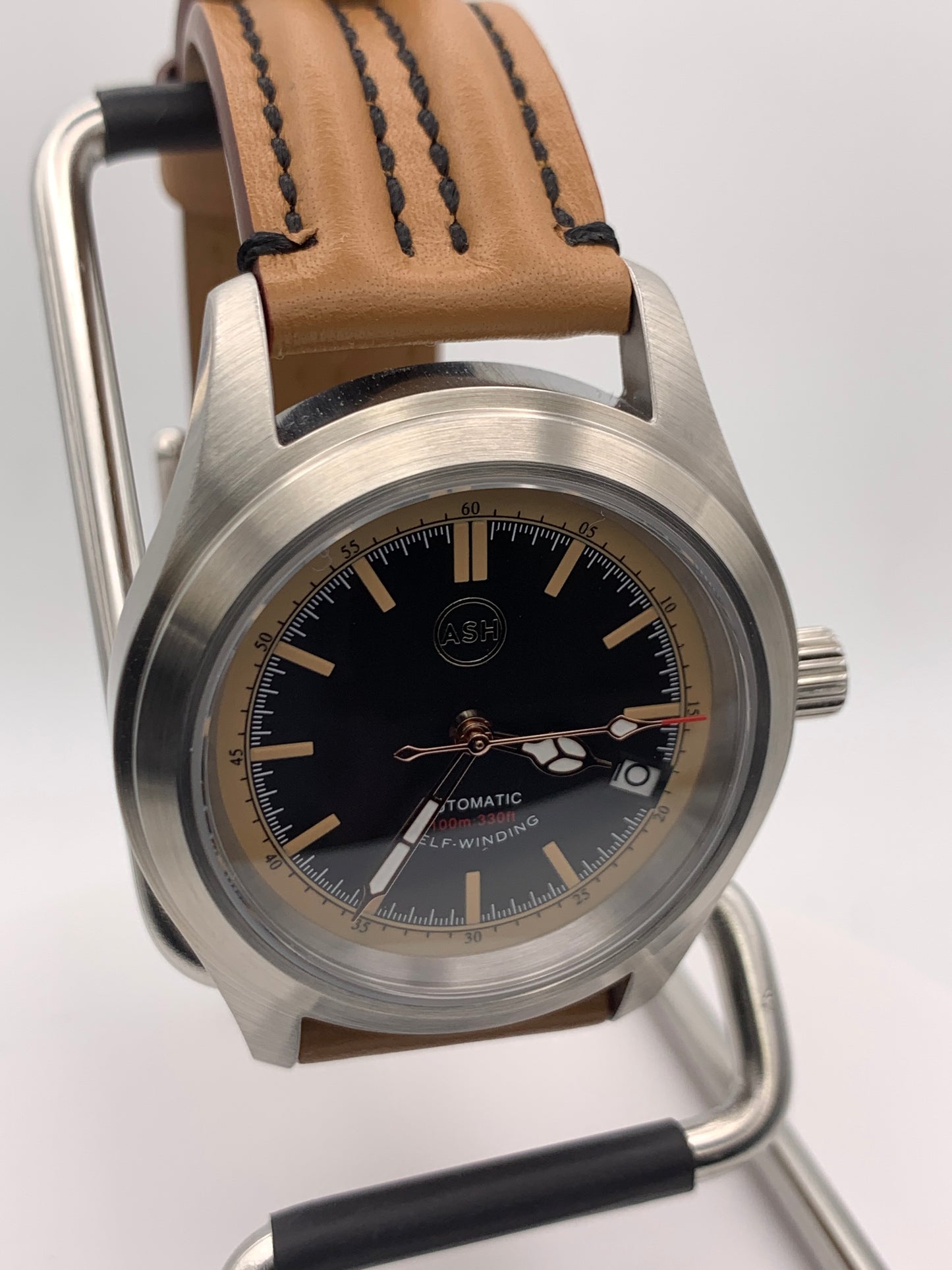 Bluto. 39mm Stainless steel case. Sapphire crystal. NH35 automatic.